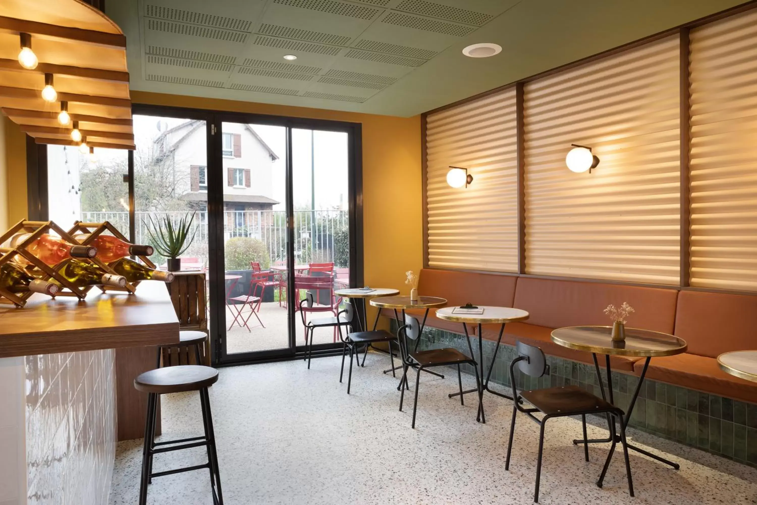 Lounge or bar, Restaurant/Places to Eat in ibis Styles Versailles Saint Quentin en Yvelines