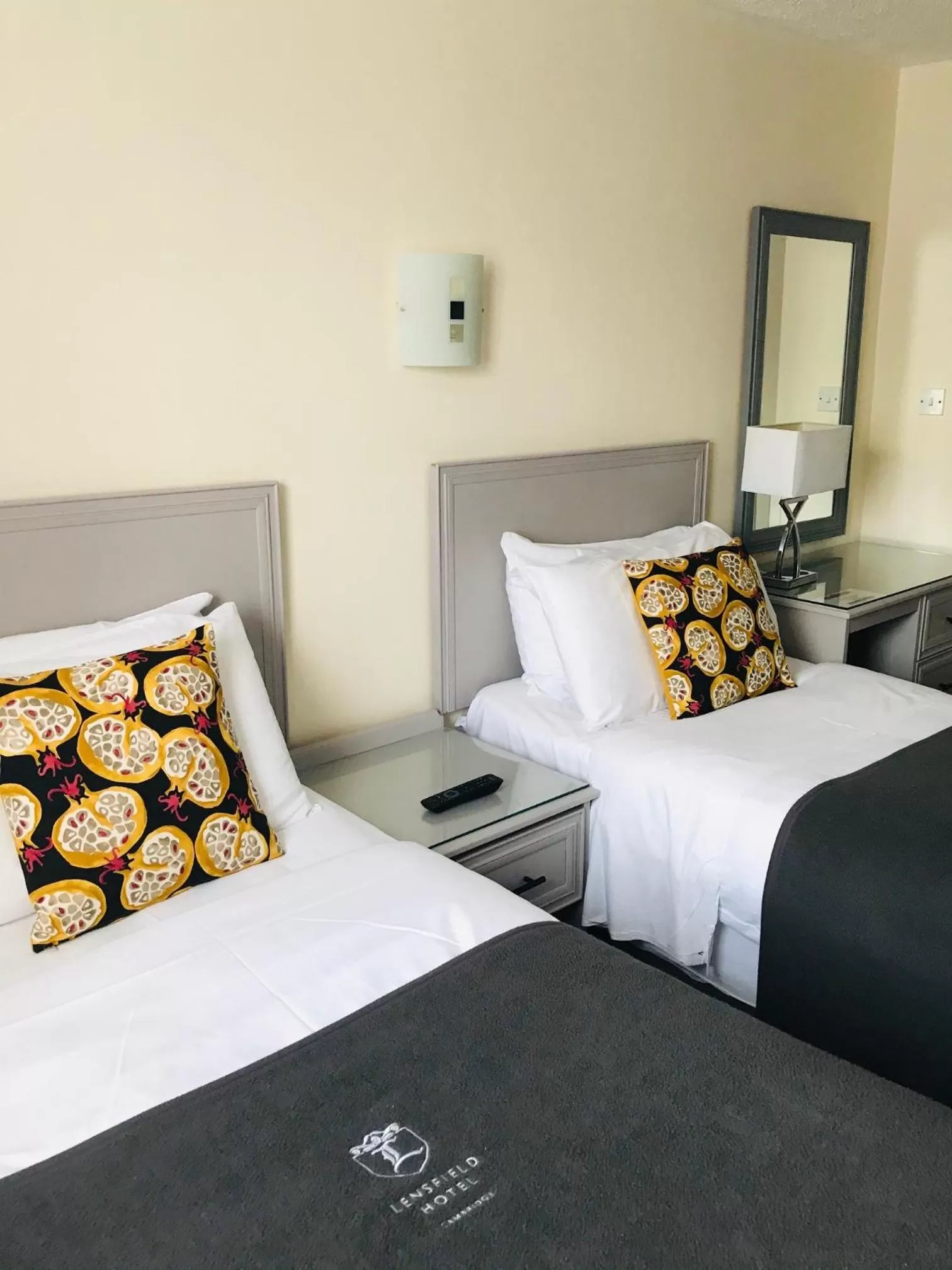 Bed in Lensfield Hotel