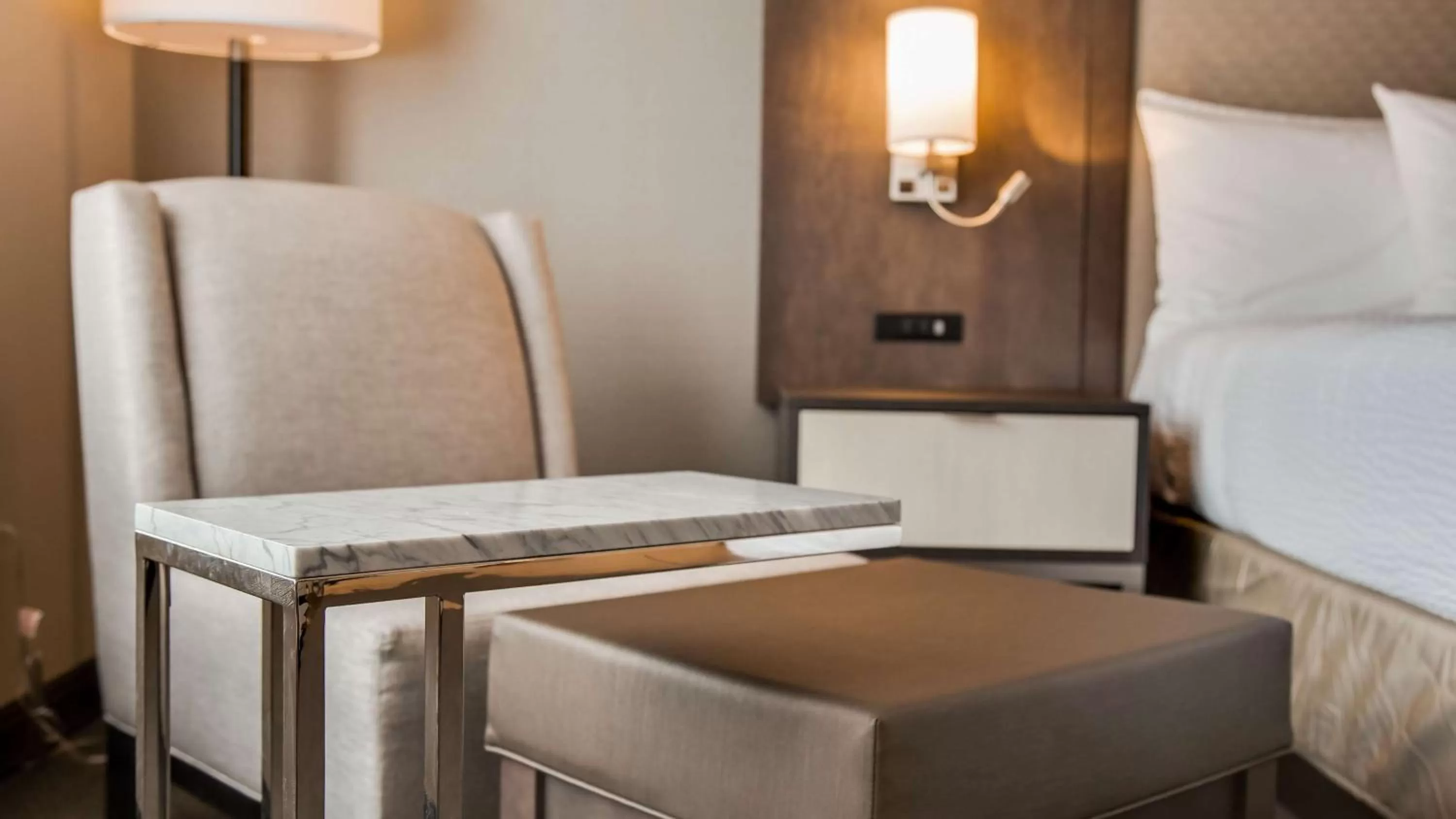 King Room with Mobility Accessible Tub and Sofa Bed in Best Western Plus Executive Residency Rigby's Water World Hotel