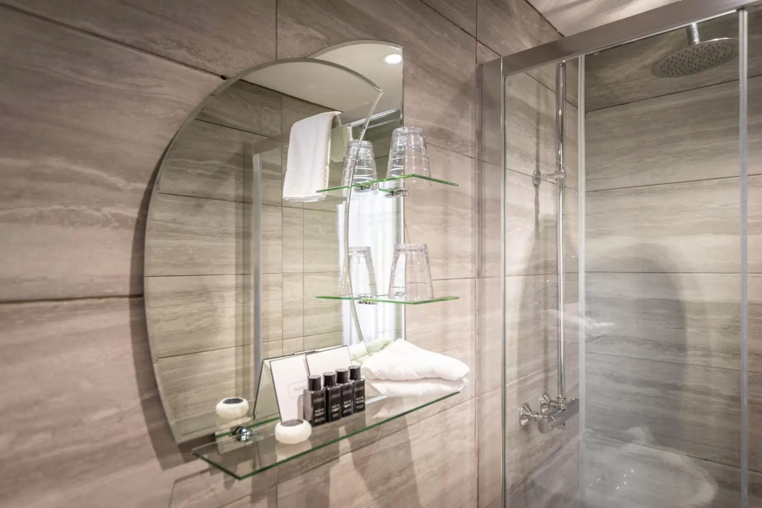 Shower, Bathroom in Skeabost House Hotel