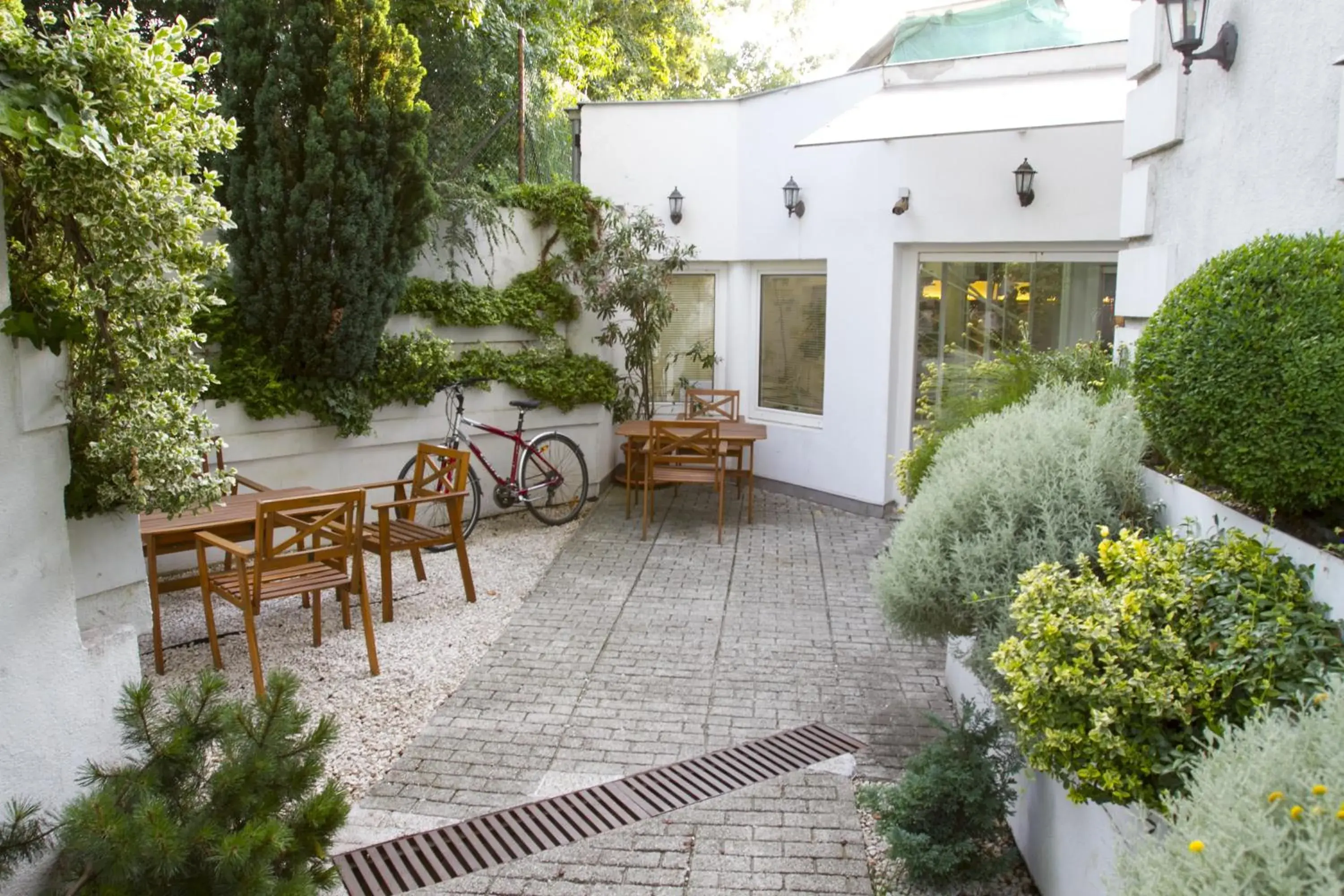 Facade/entrance in Classic Hotel Facade/entrance in Classic Hotel