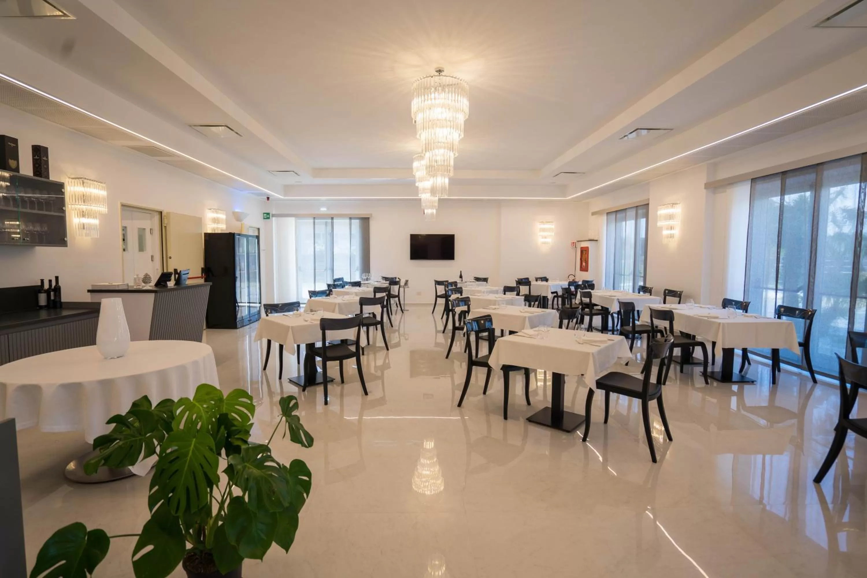 Restaurant/places to eat in PM Hotel