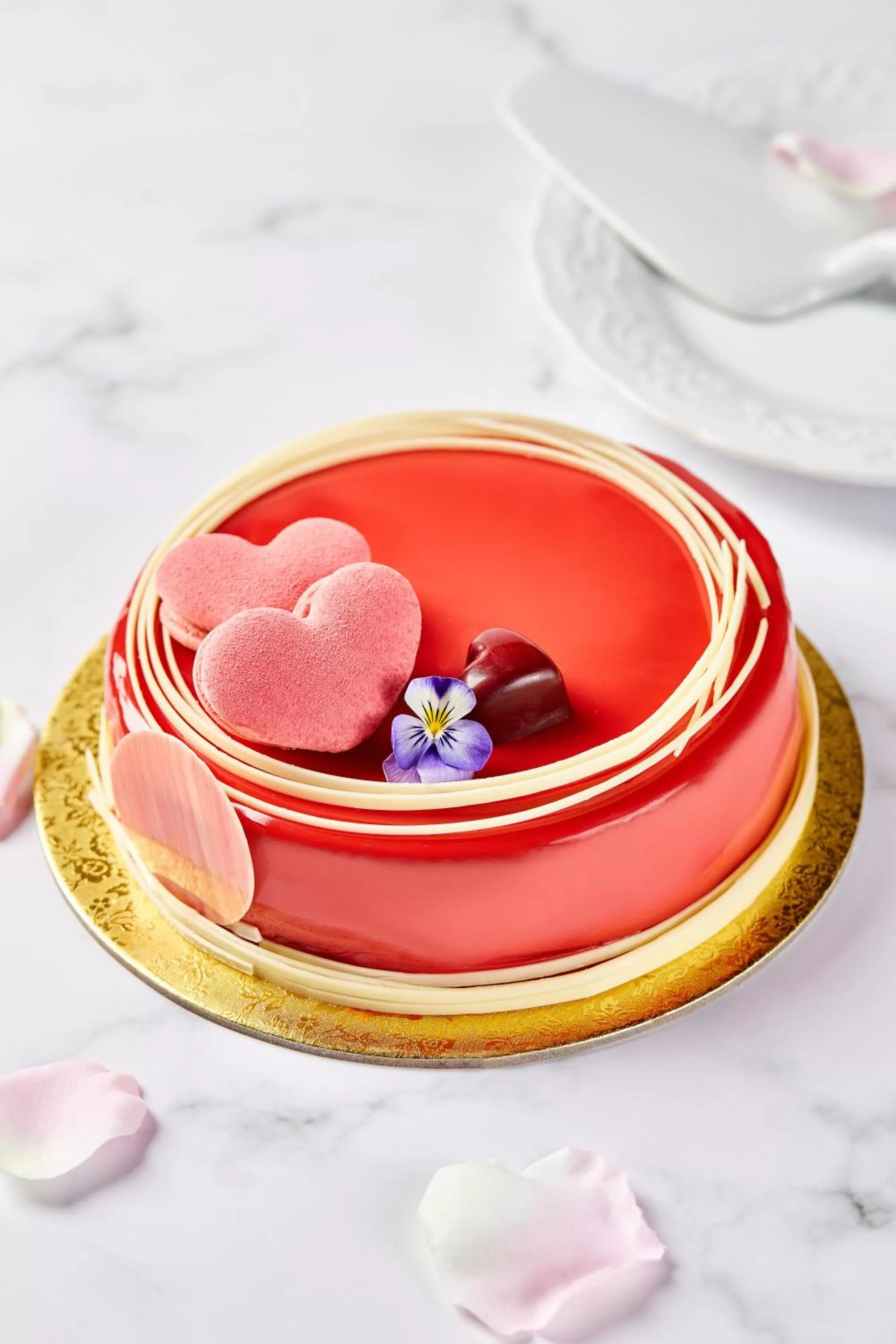 Food in Raffles Shenzhen, Situated in the heart of One Shenzhen Bay, Book Now to Enjoy Free Minibar and Happy Hour Privileges at Long Bar on 71F