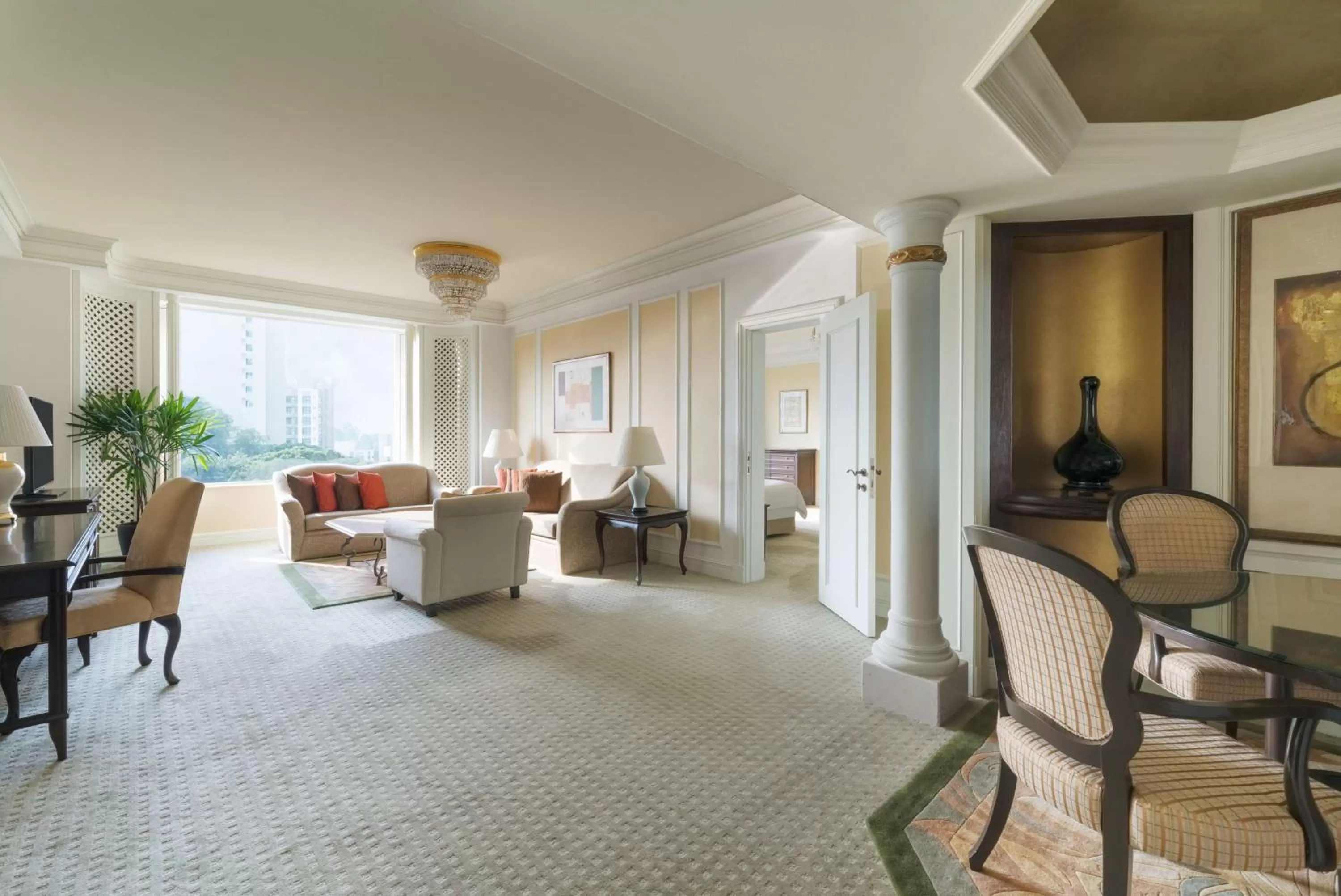 Photo of the whole room in Shangri-La Singapore