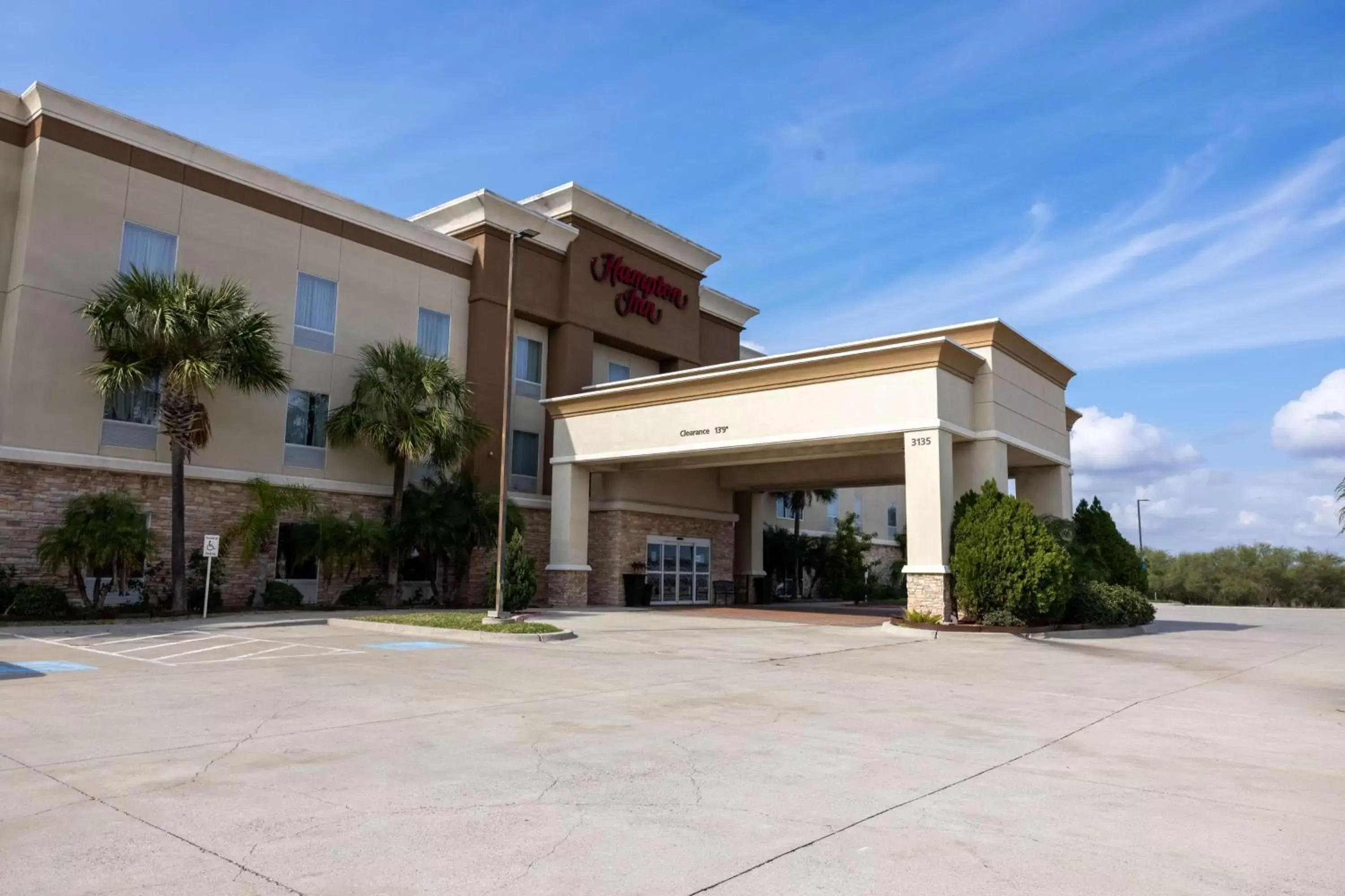 Property Building in Hampton Inn Alice