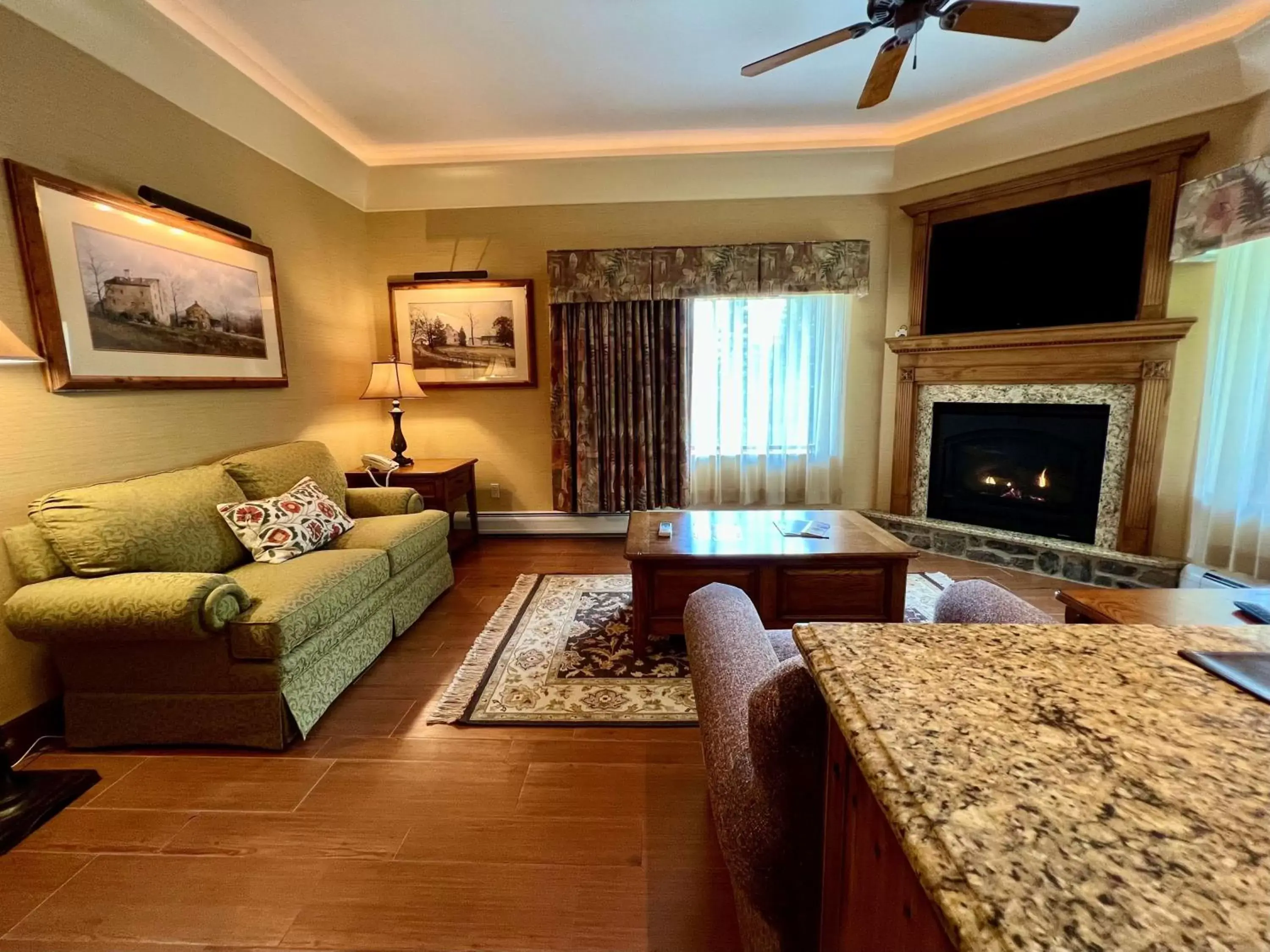 Photo of the whole room, Seating Area in Best Western Plus Waterbury - Stowe