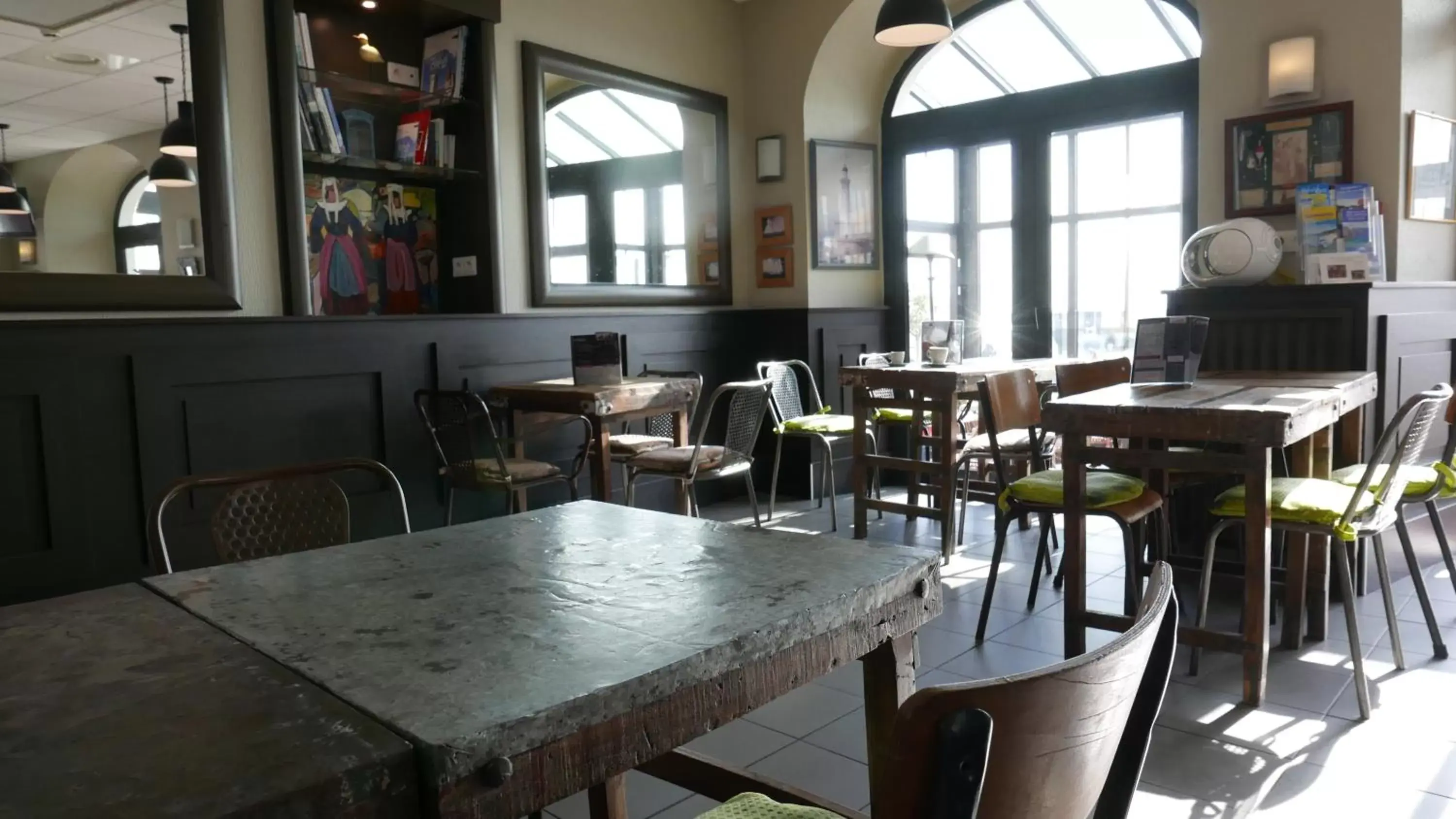 Lounge or bar, Restaurant/Places to Eat in Grand Hôtel de Bretagne