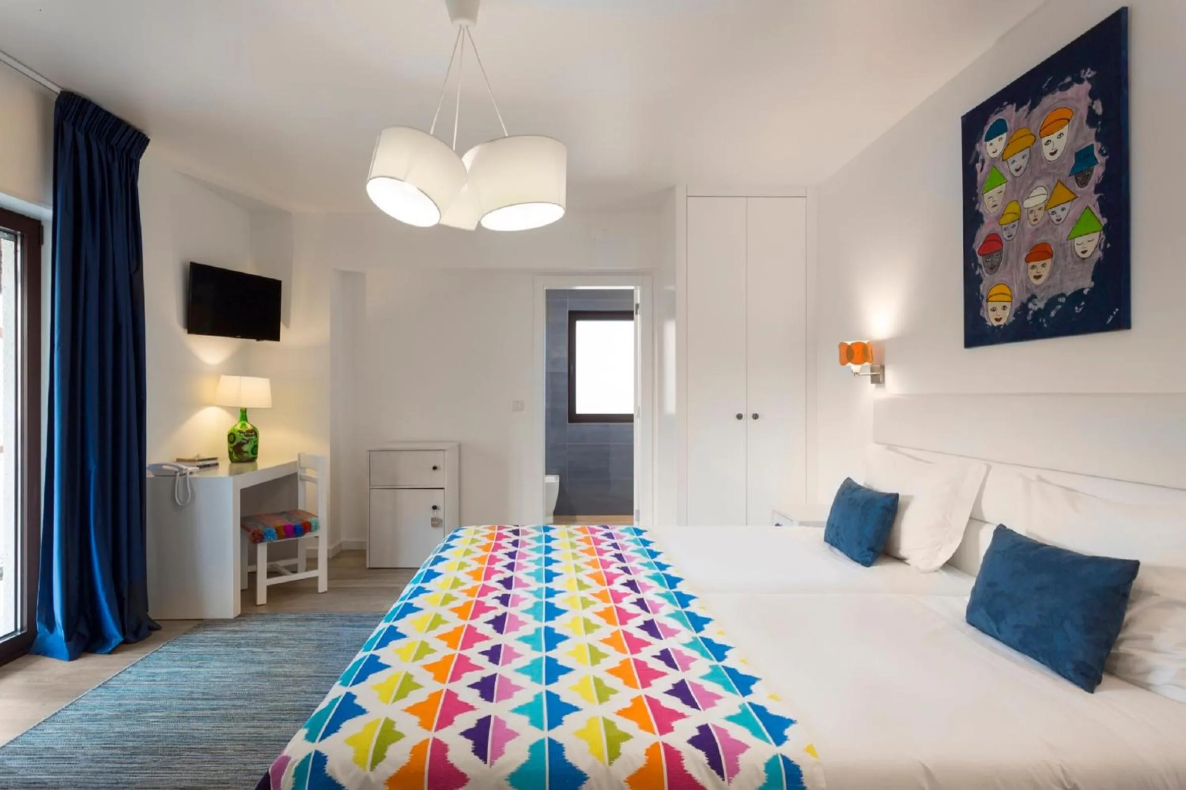 Photo of the whole room, Bed in Boutique Hotel Casa do Outeiro - Arts & Crafts