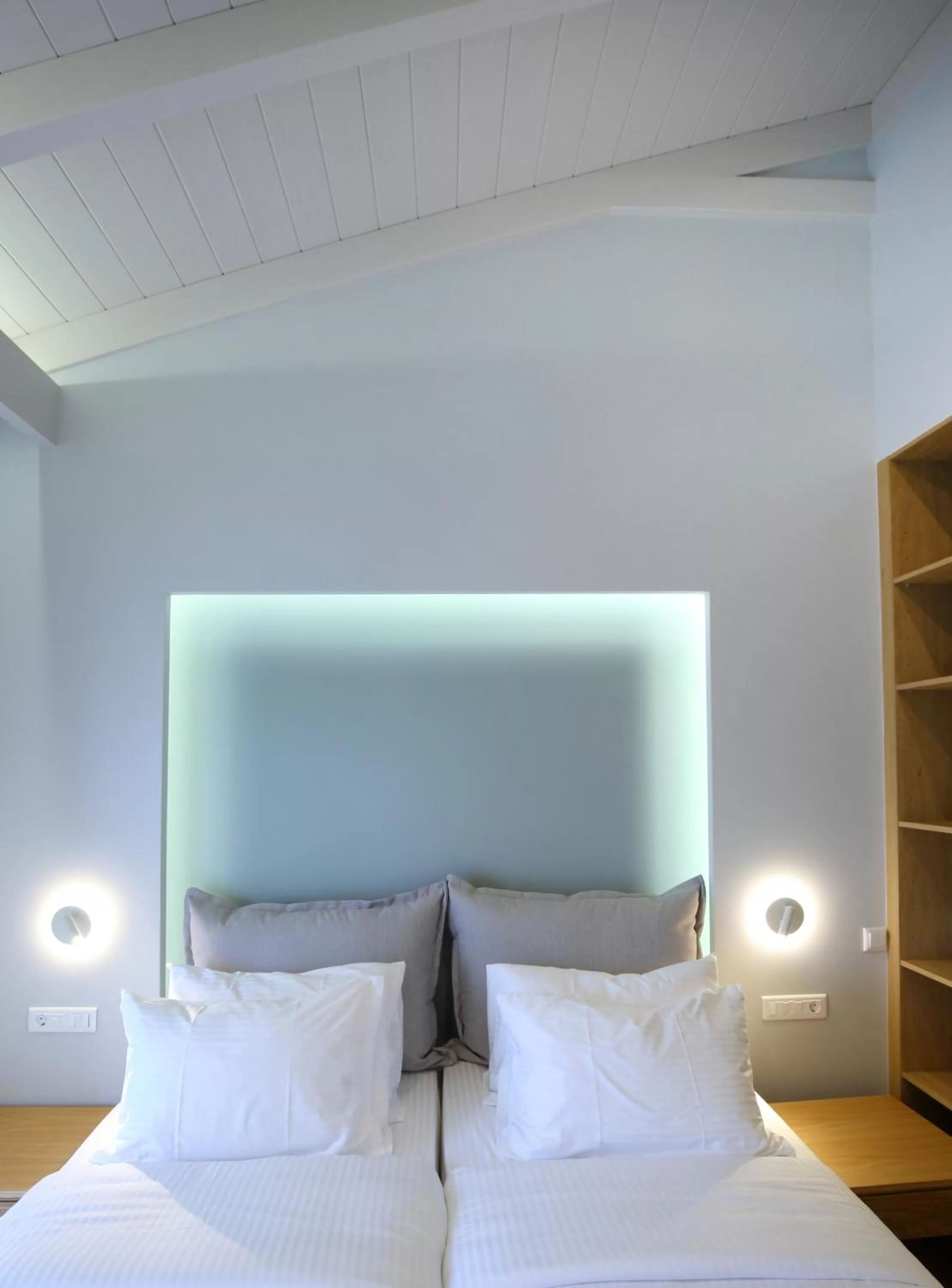 Bedroom, Bed in Carabella Residence