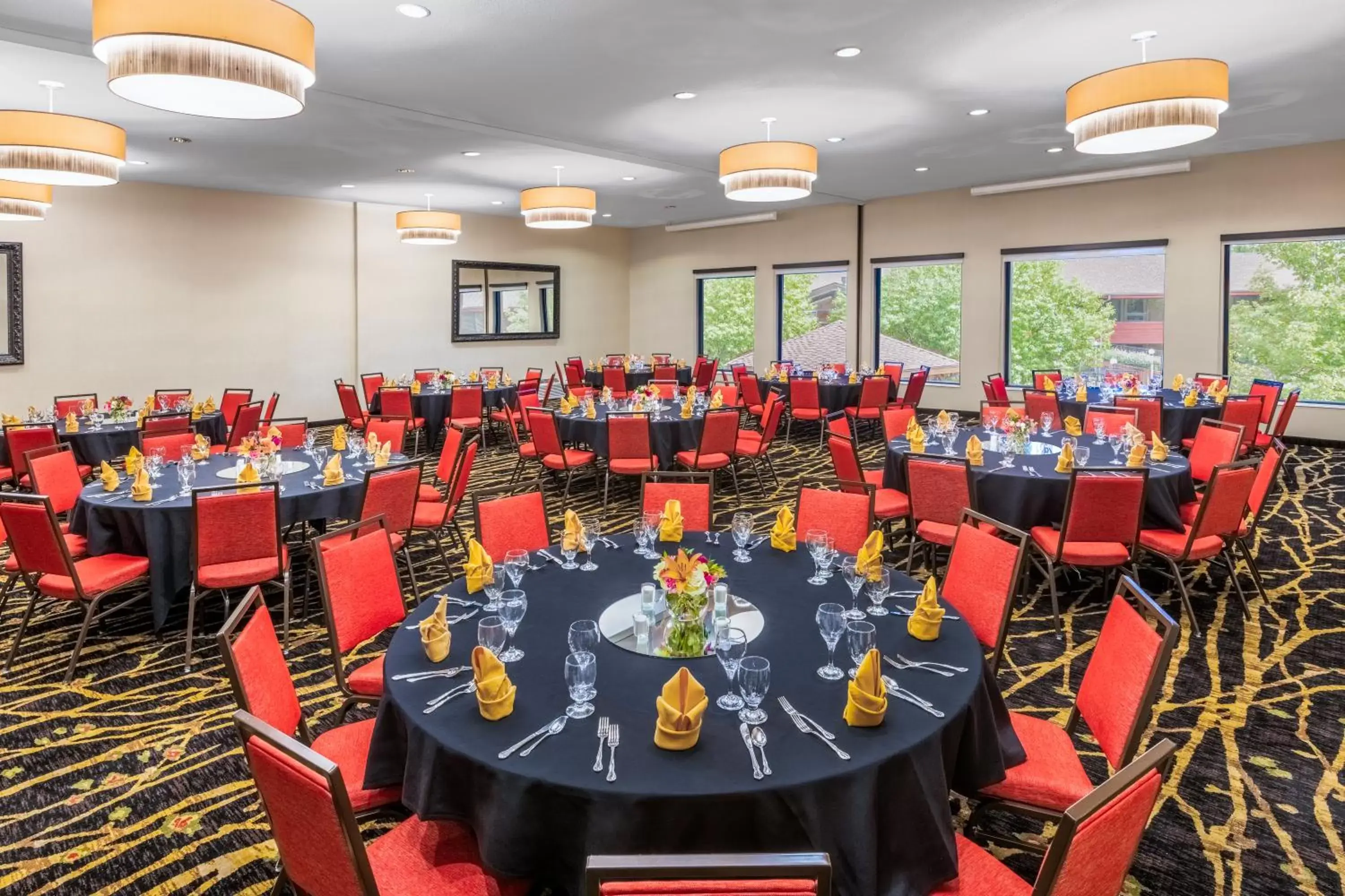 Banquet/Function facilities, Restaurant/Places to Eat in Radisson Hotel Colorado Springs