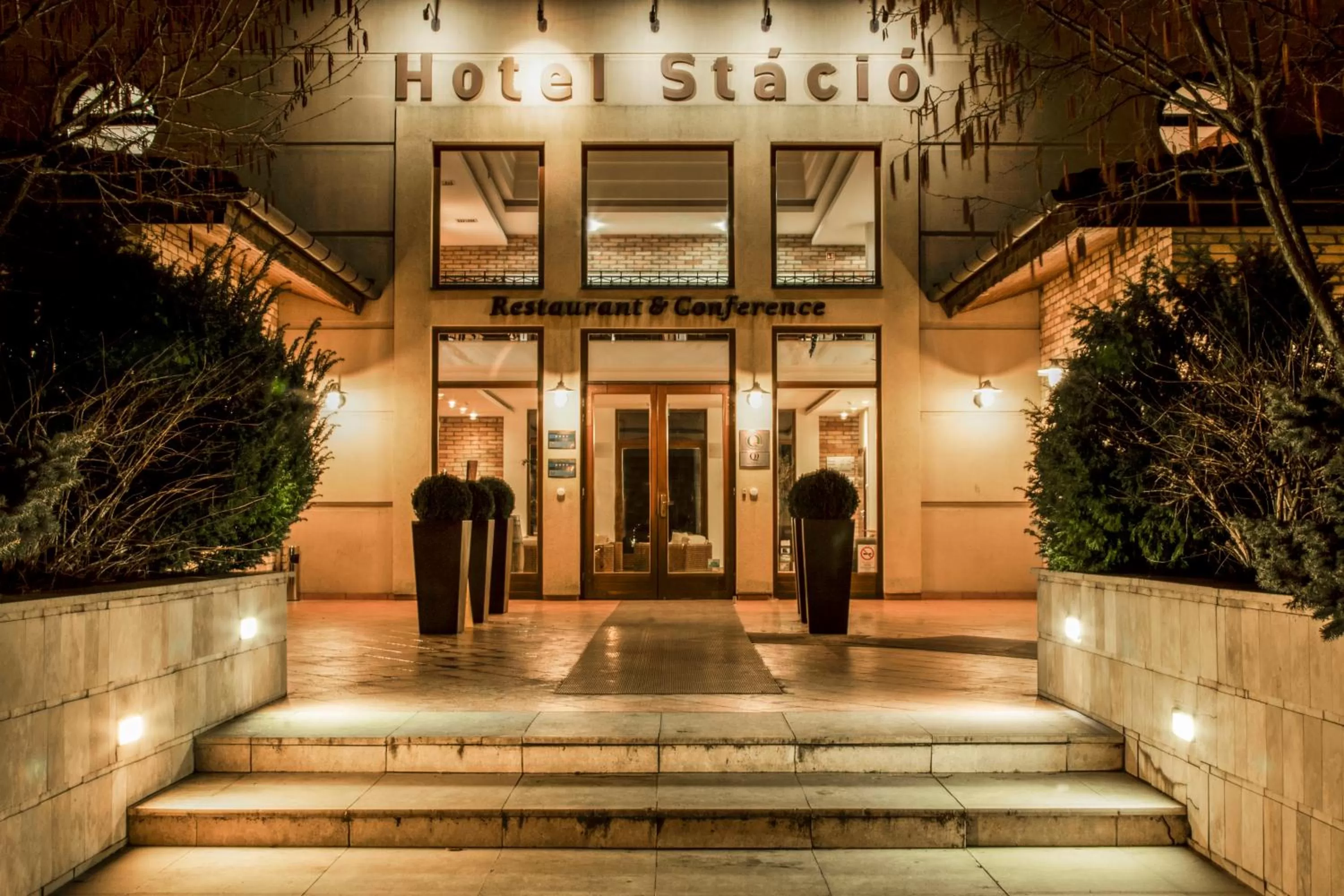 Facade/entrance in Budapest Airport Hotel Stáció Wellness & Konferencia