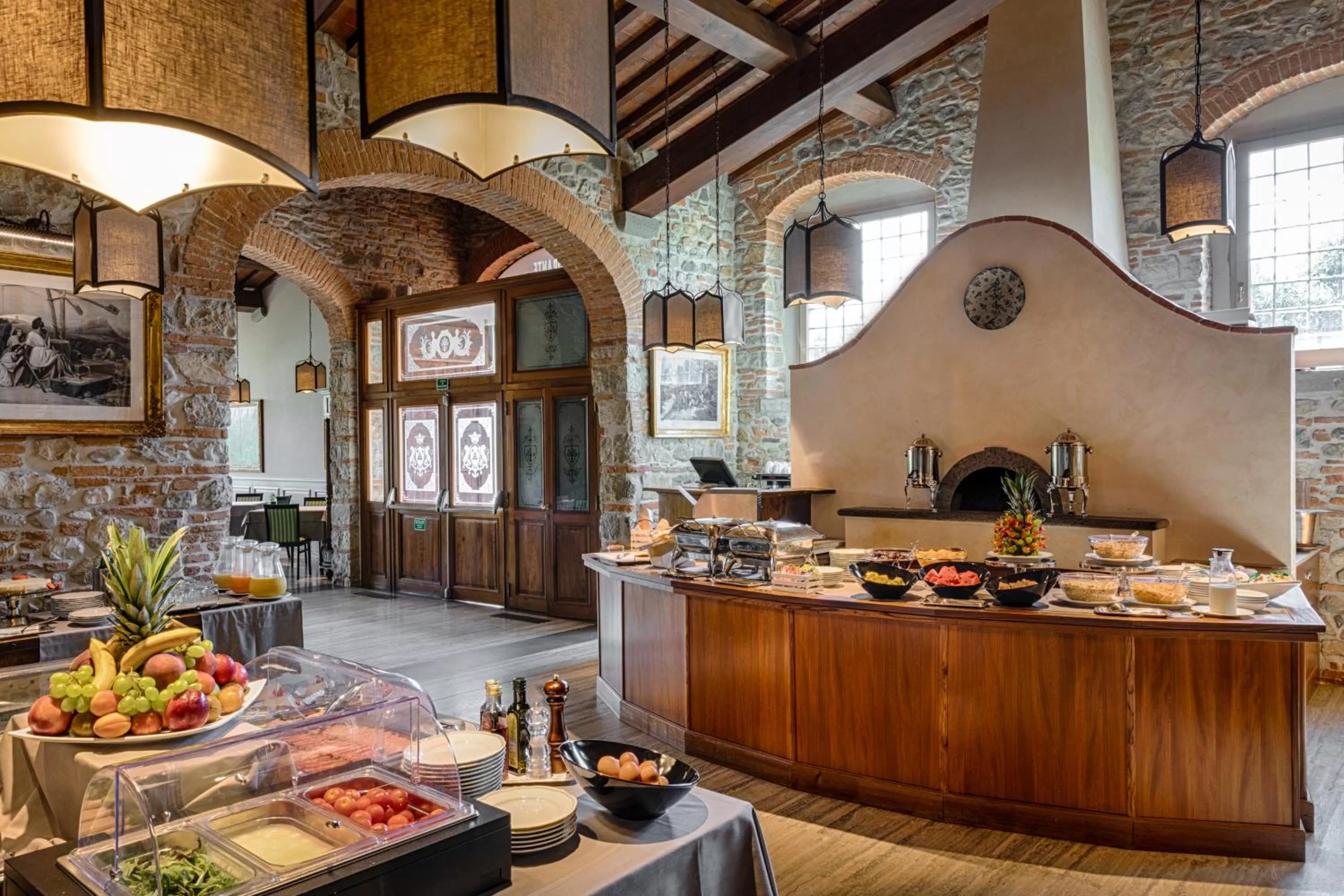Buffet breakfast in Hotel Mulino di Firenze - WorldHotels Crafted