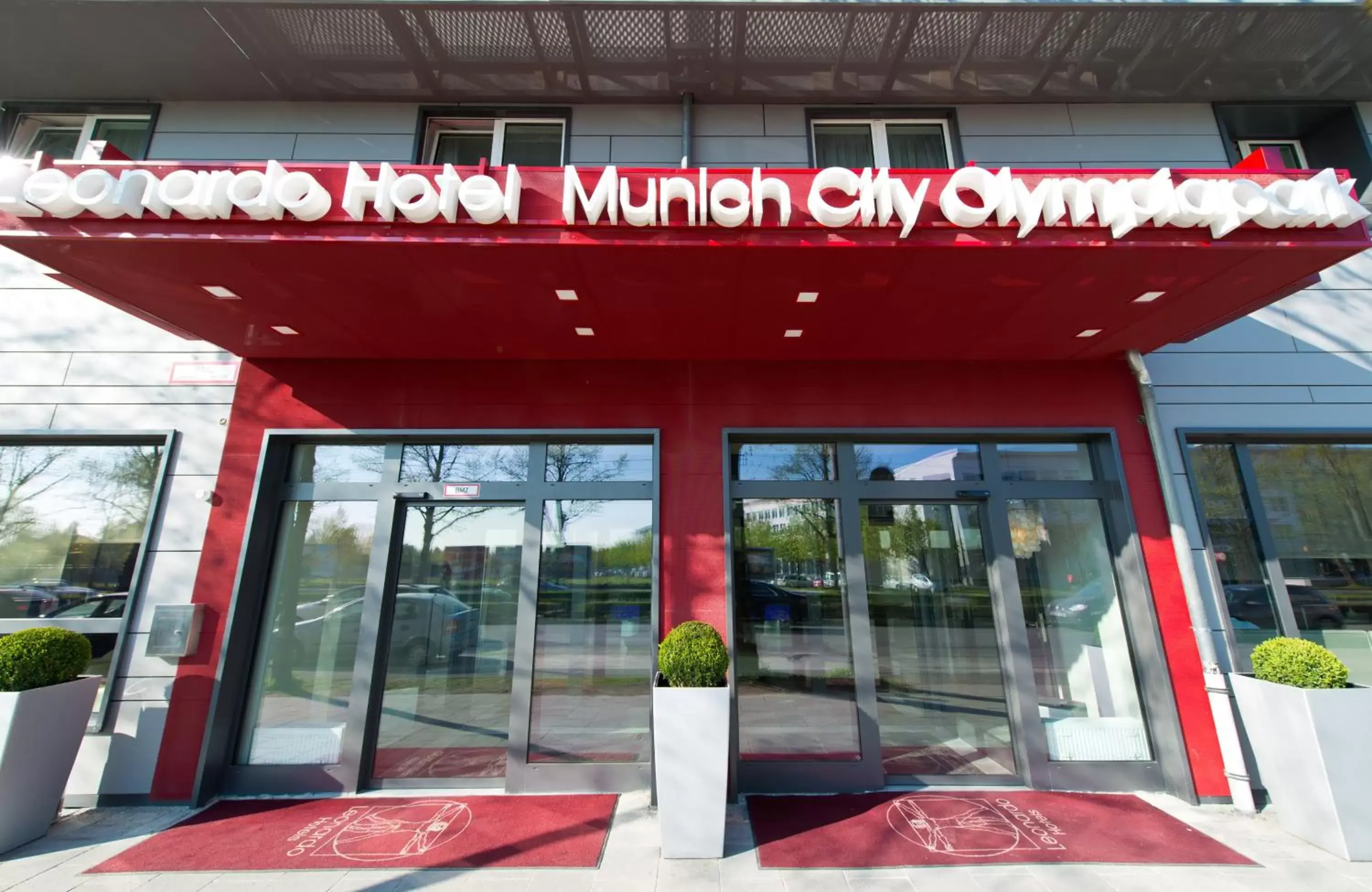 Property building in Leonardo Hotel Munich City Olympiapark