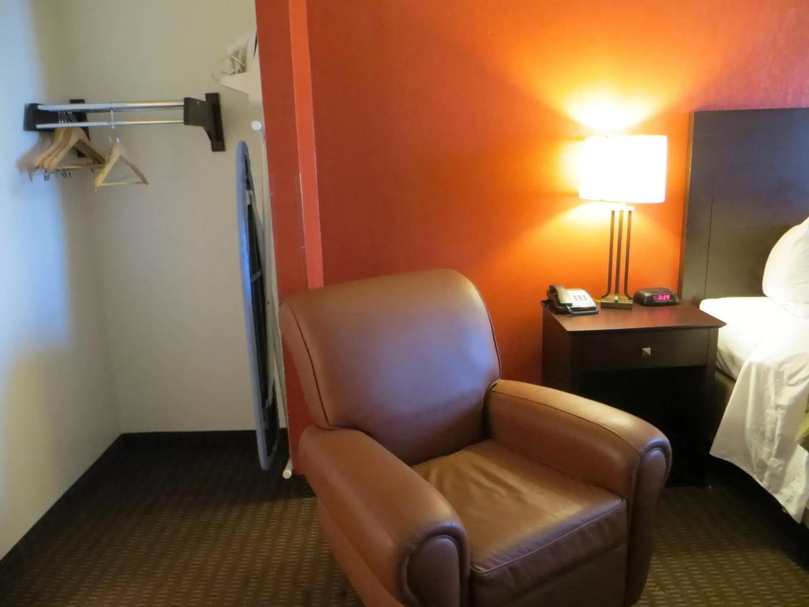 Seating Area in Days Inn by Wyndham Cave City