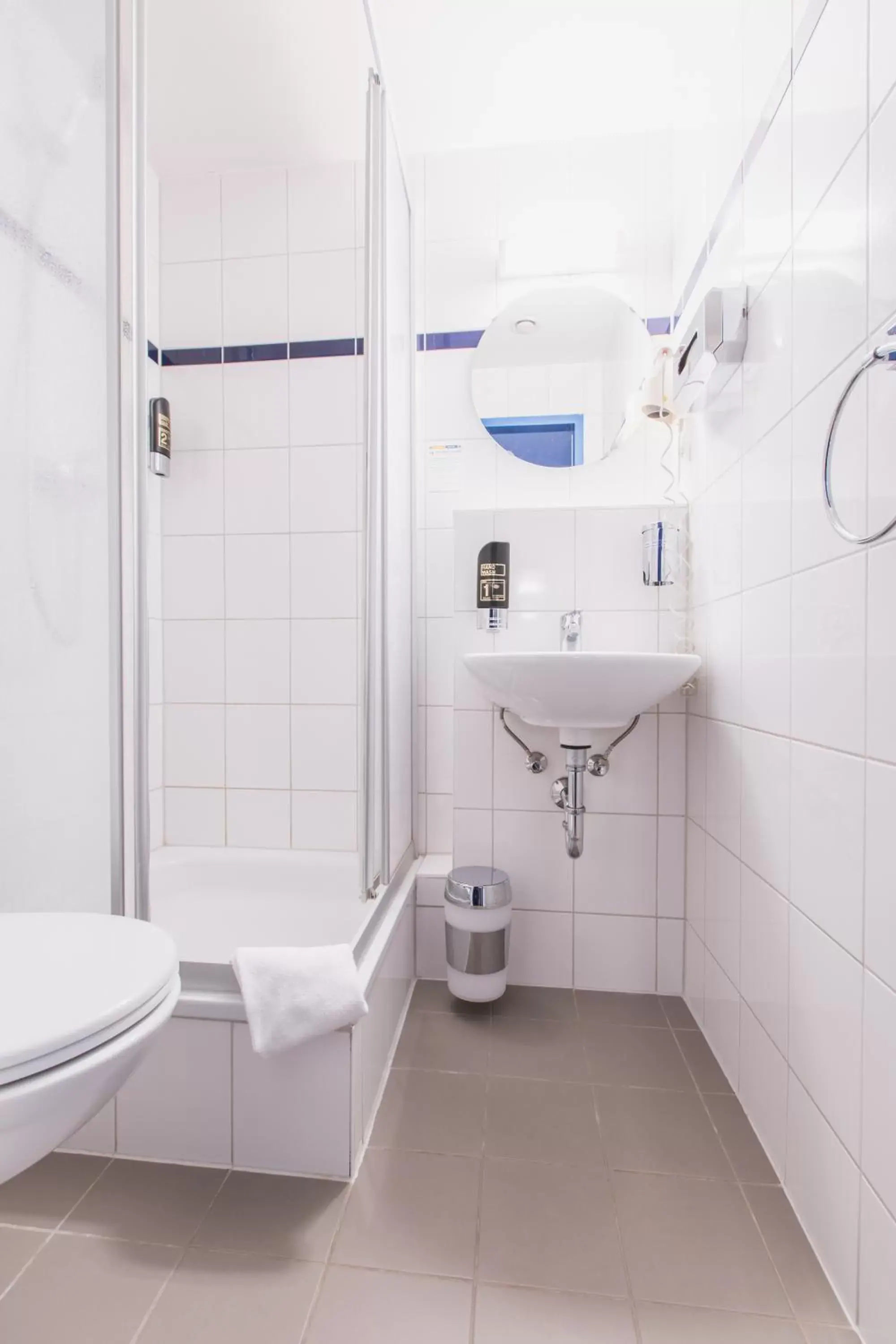 Bathroom in a&o Köln Dom Bathroom in a&o Köln Dom