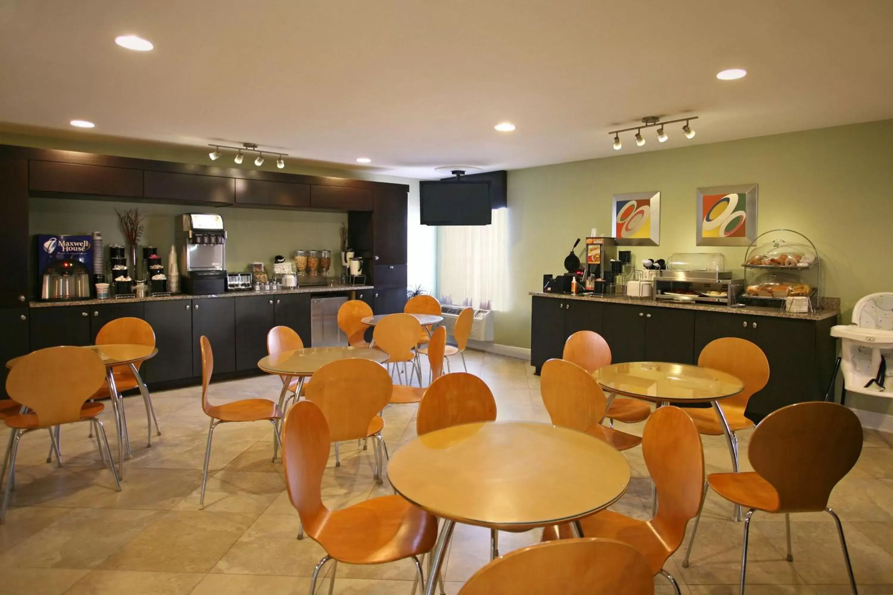 Continental breakfast, Restaurant/Places to Eat in Best Western Zachary Inn