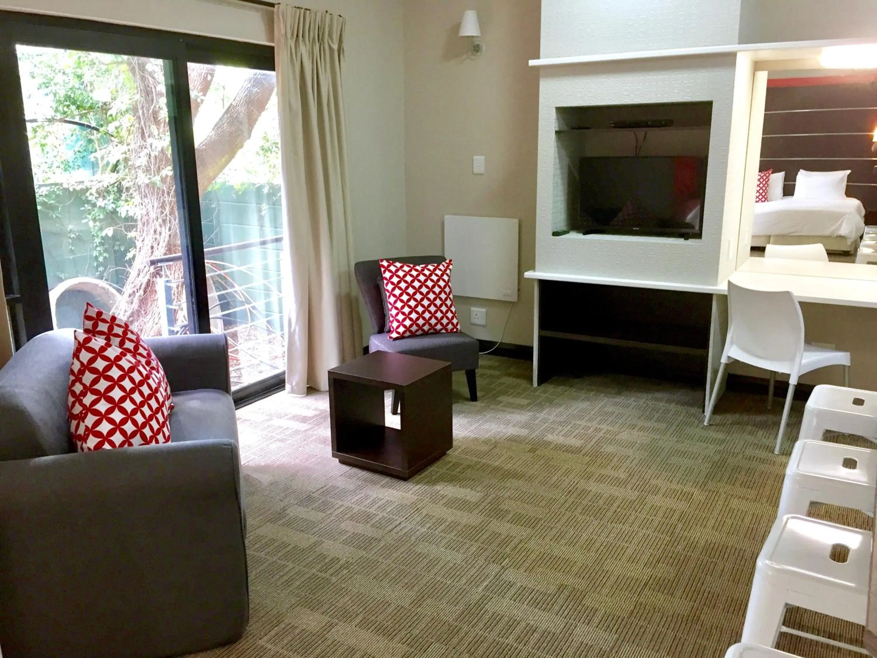 Living room in The Hub Urban Hotel