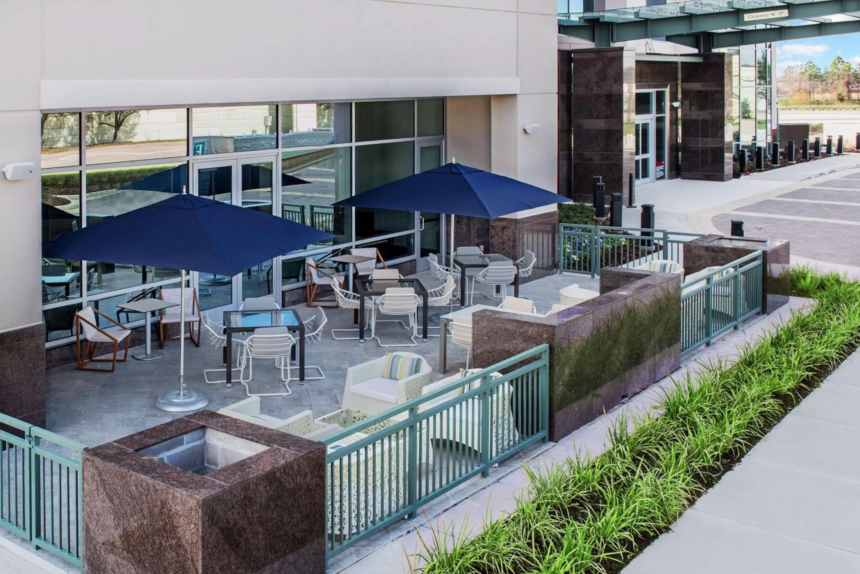 Patio in Embassy Suites by Hilton Houston West - Katy