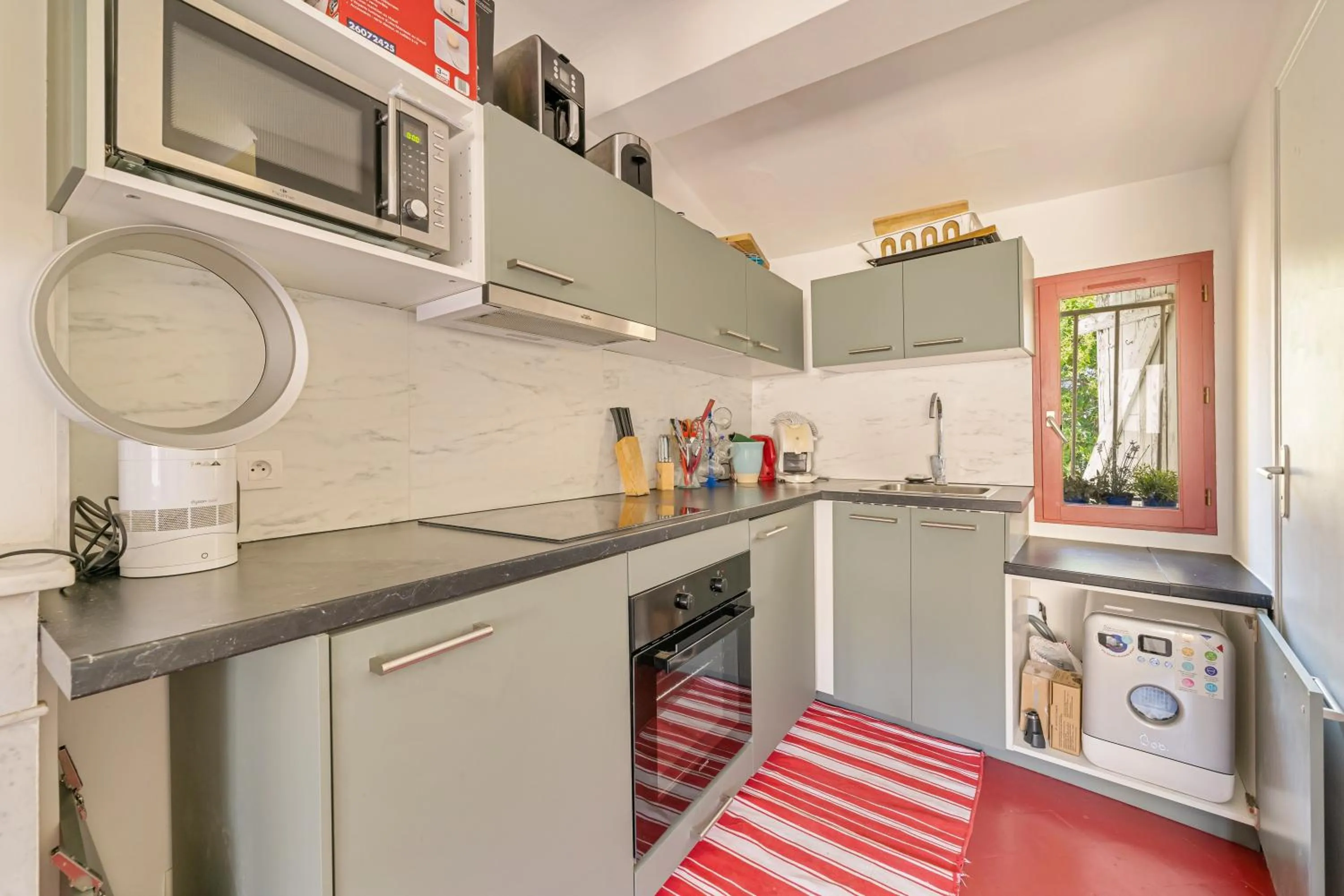 Kitchen or kitchenette, Kitchen/Kitchenette in Precheurs Studios