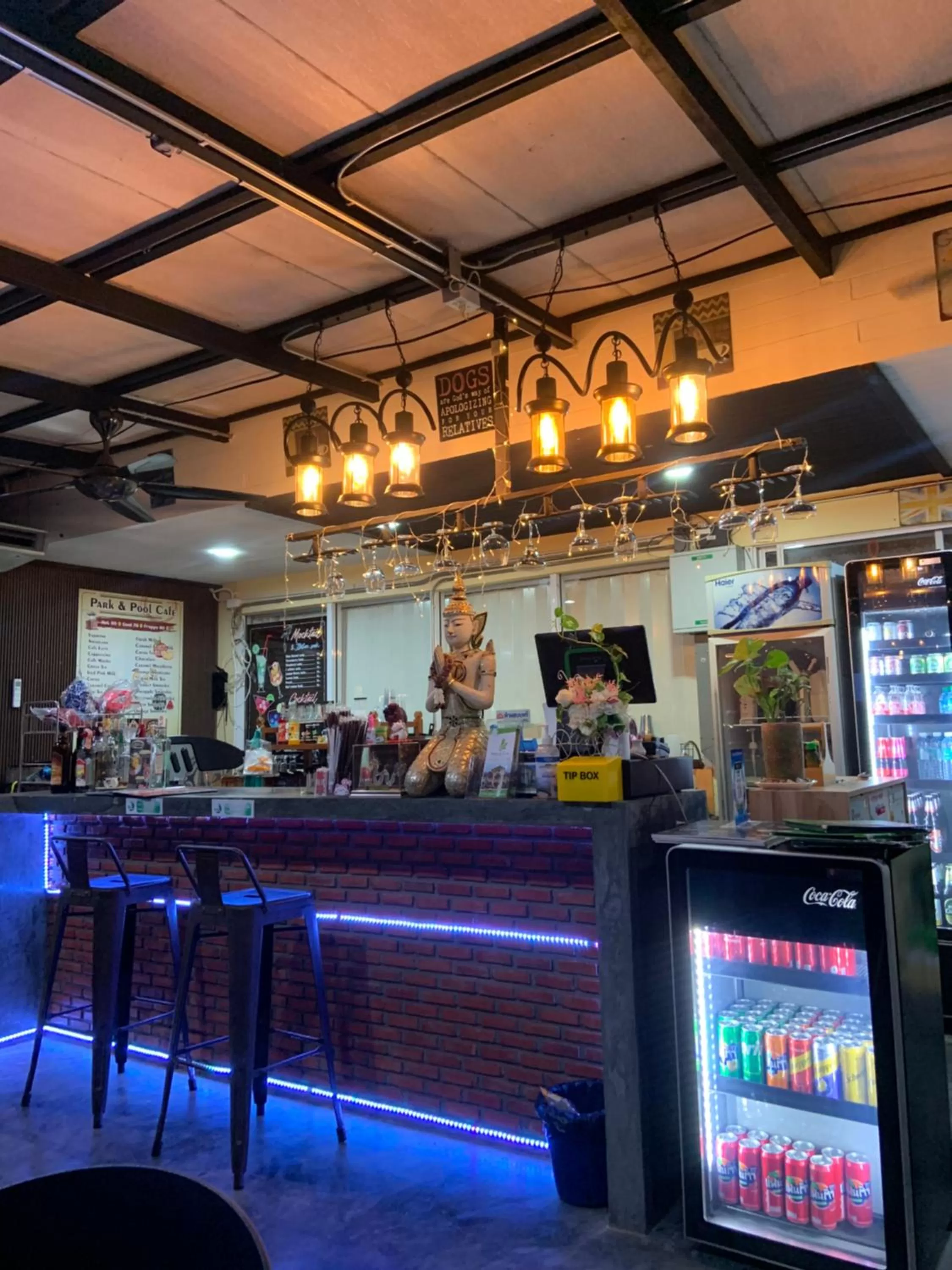 Food and drinks in Park & Pool Resort