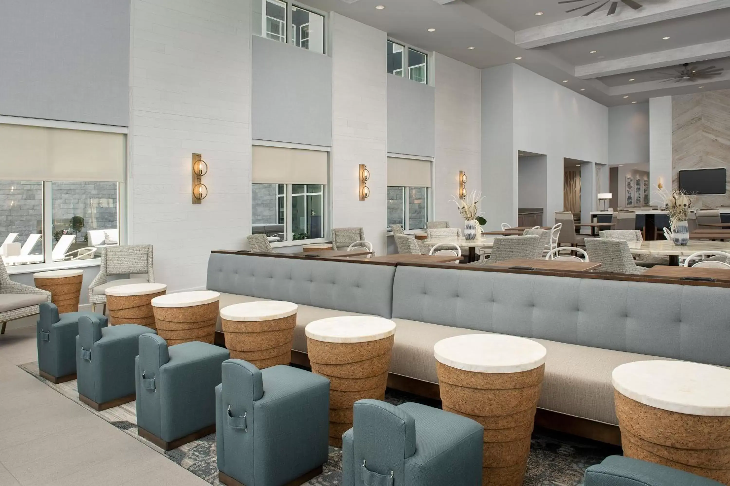 Seating area, Restaurant/Places to Eat in Homewood Suites By Hilton Destin