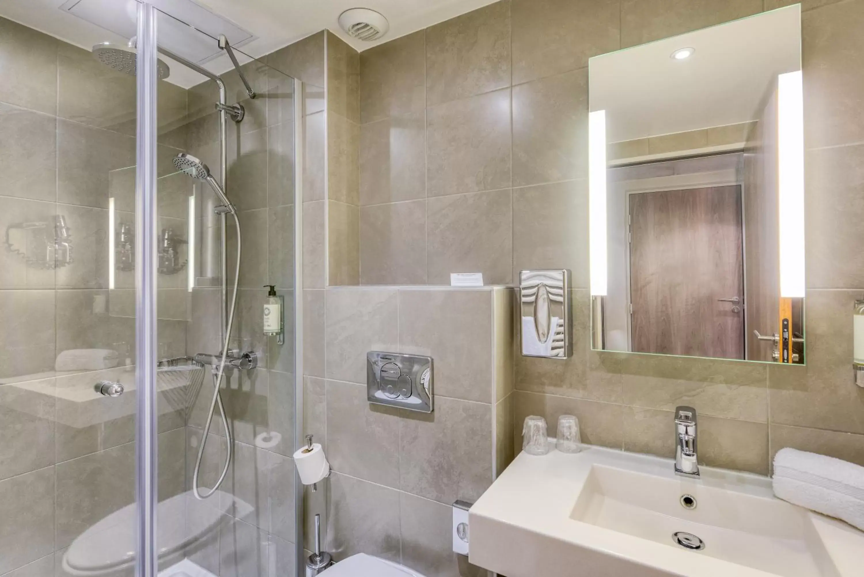 Bathroom in Best Western Plus Paris Velizy