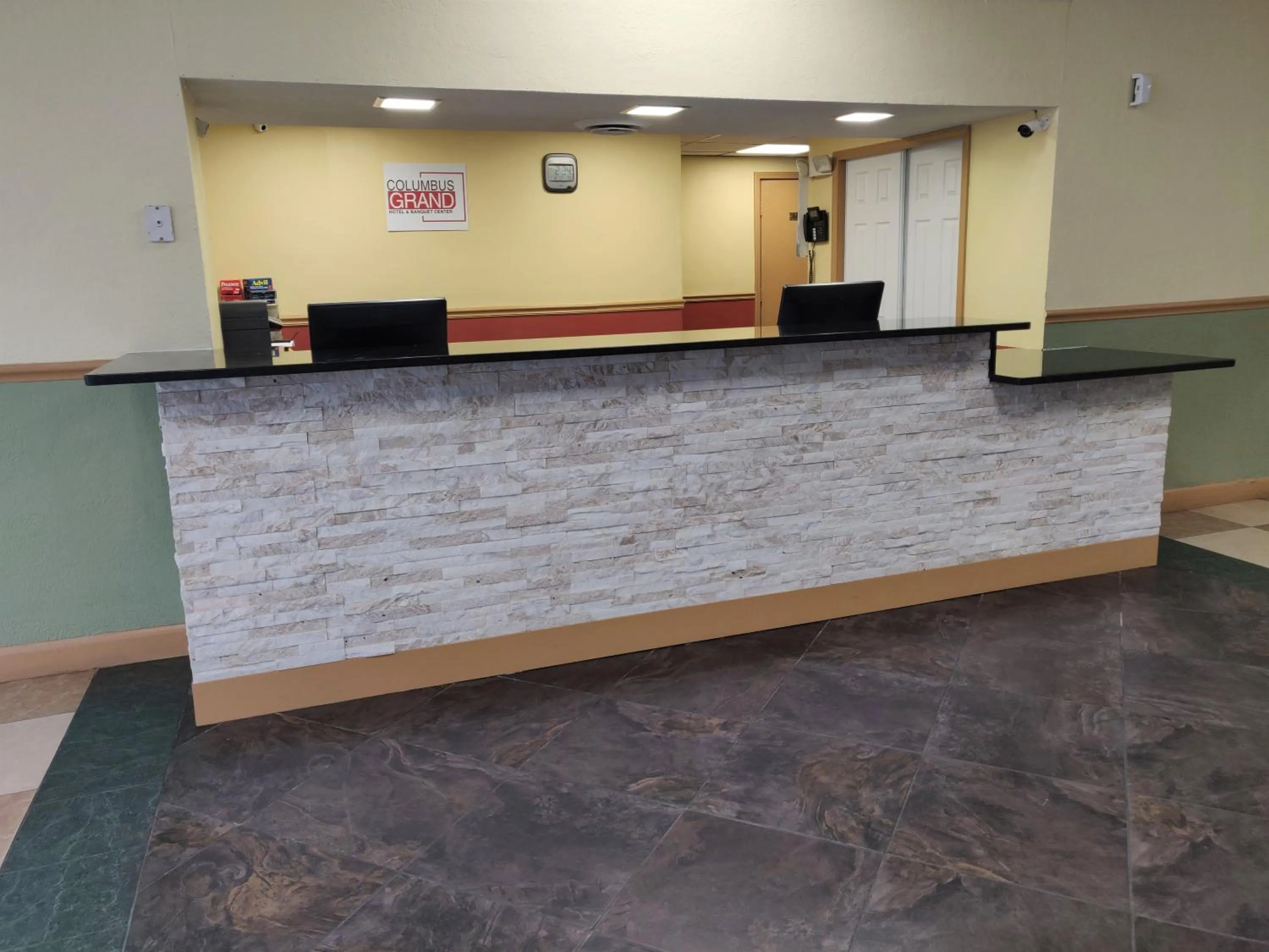 Lobby or reception in Columbus Grand Hotel & Banquet Center