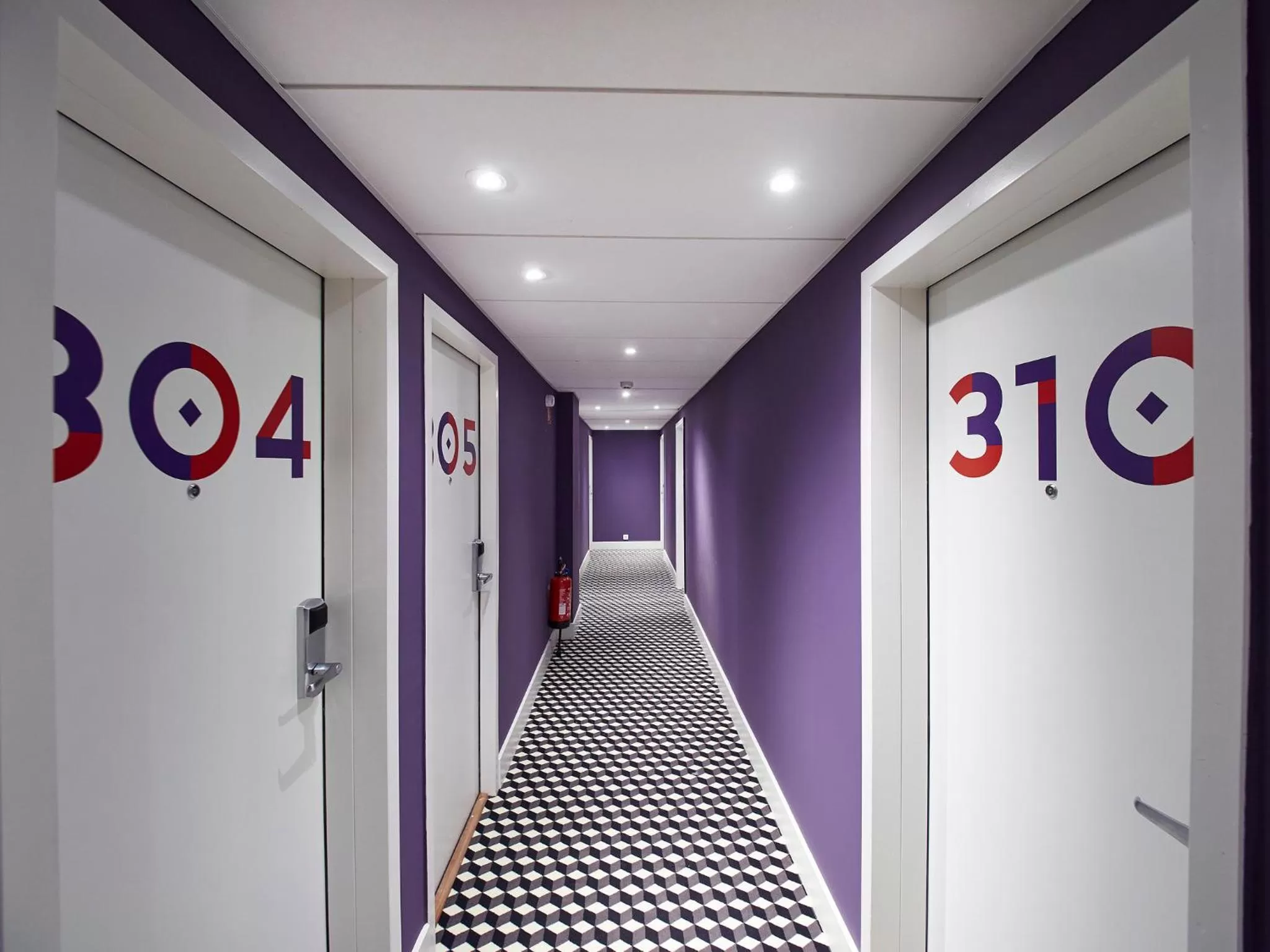 Decorative detail in Hotel Mercure Brest Centre Les Voyageurs