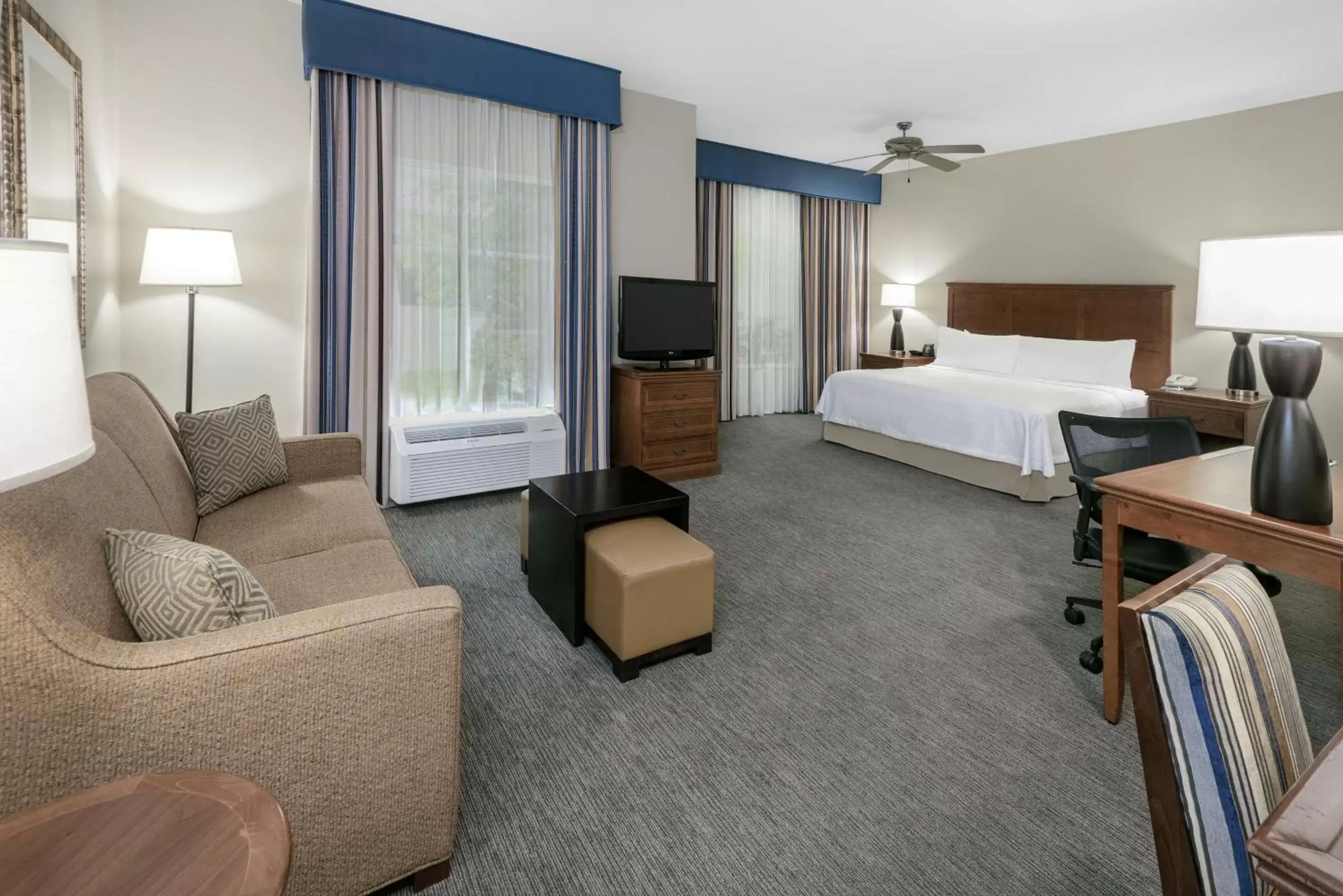 Bedroom, Seating Area in Homewood Suites Laredo at Mall Del Norte