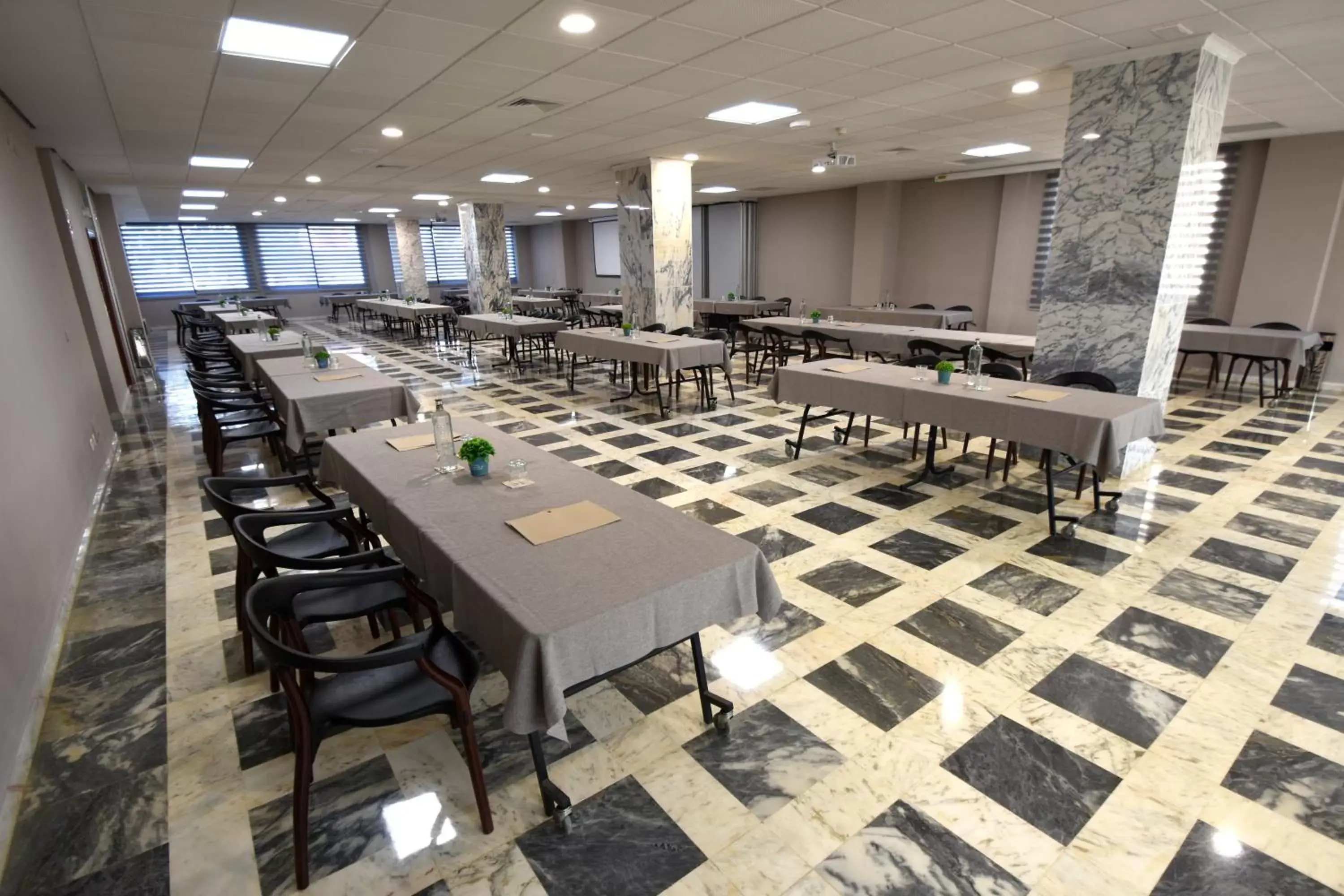 Banquet/Function facilities, Restaurant/Places to Eat in Hotel Turia