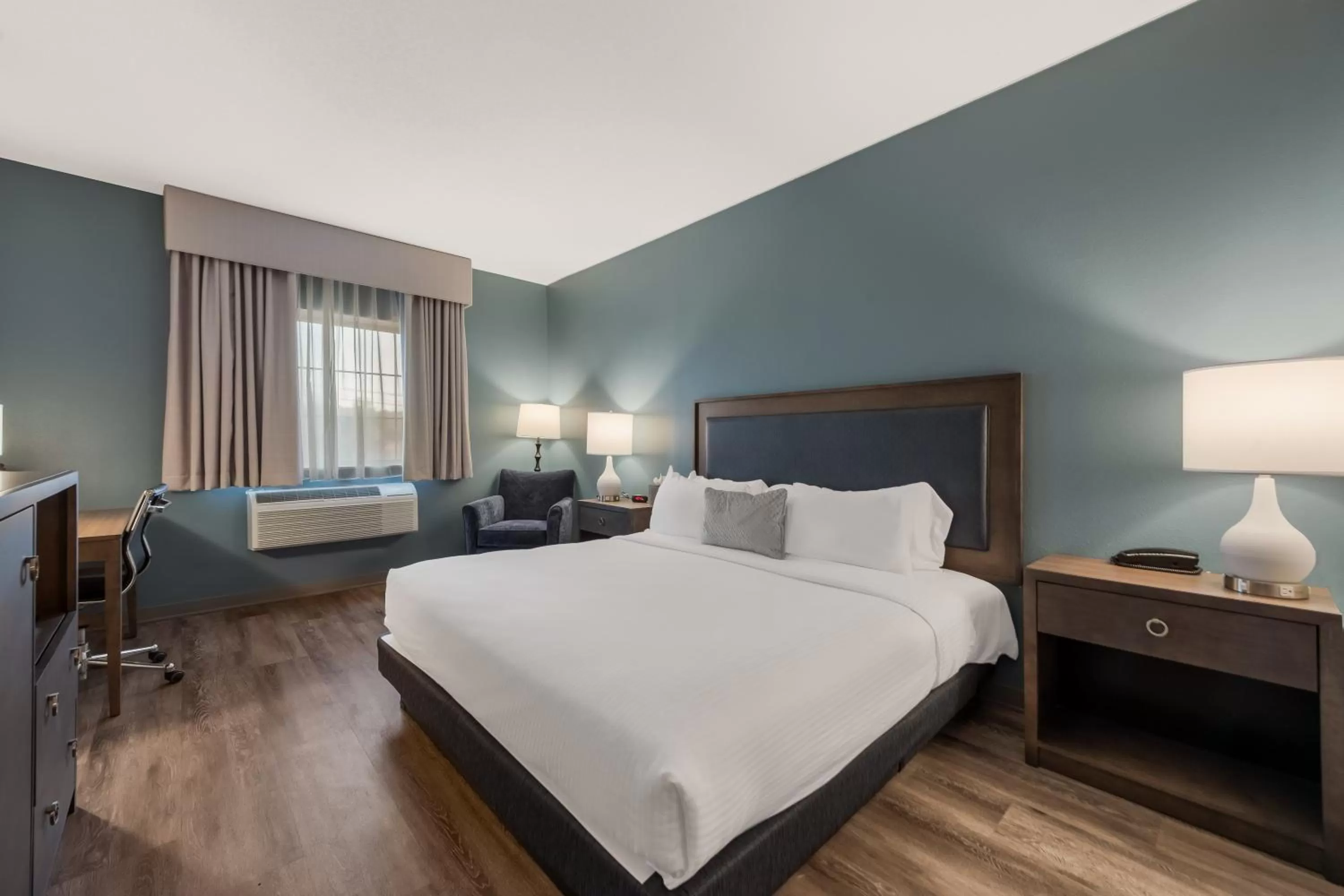 Bed in SureStay Plus Hotel by Best Western Highland Poughkeepsie
