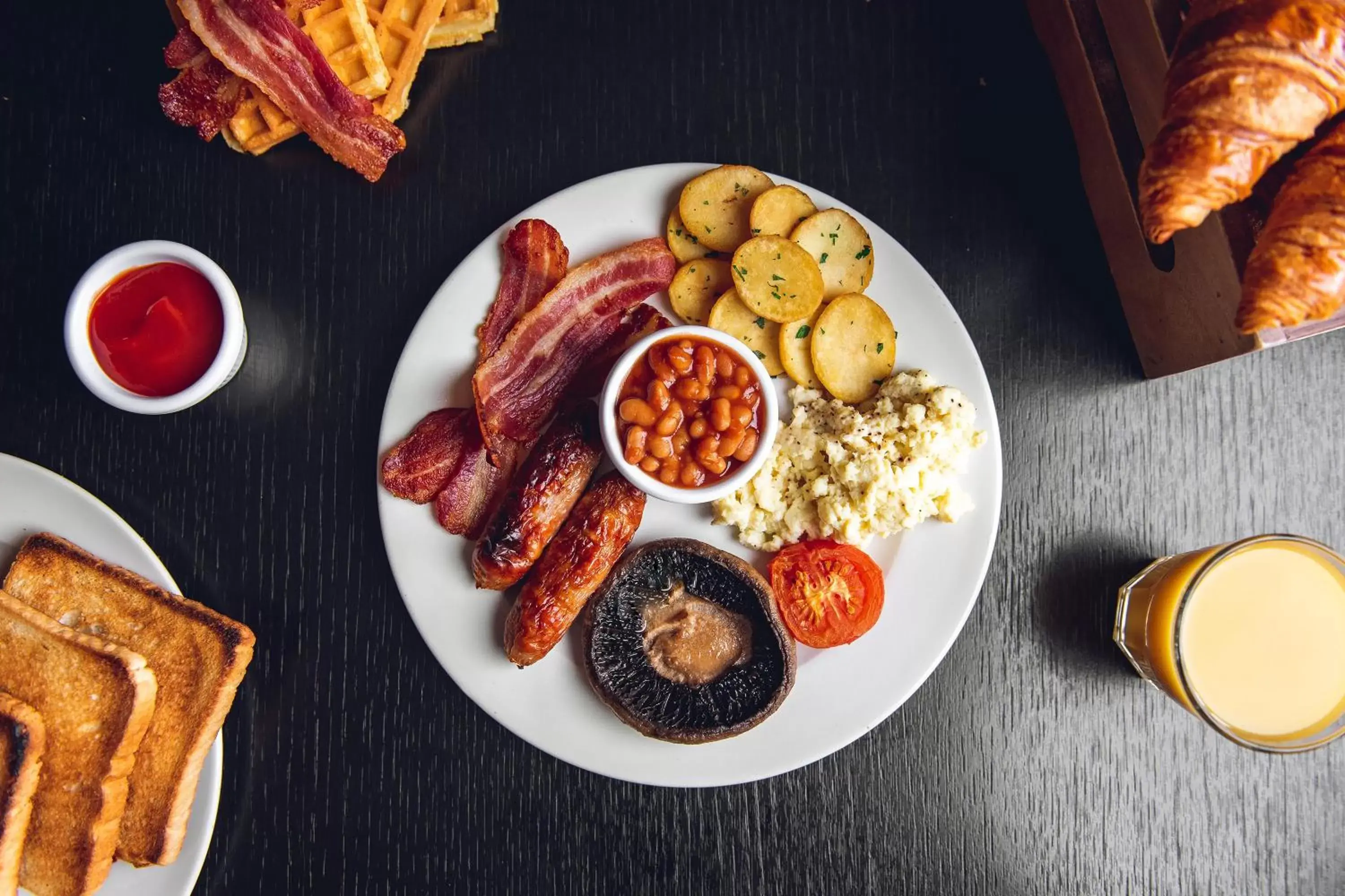 English/Irish breakfast in Village Hotel Southampton Eastleigh