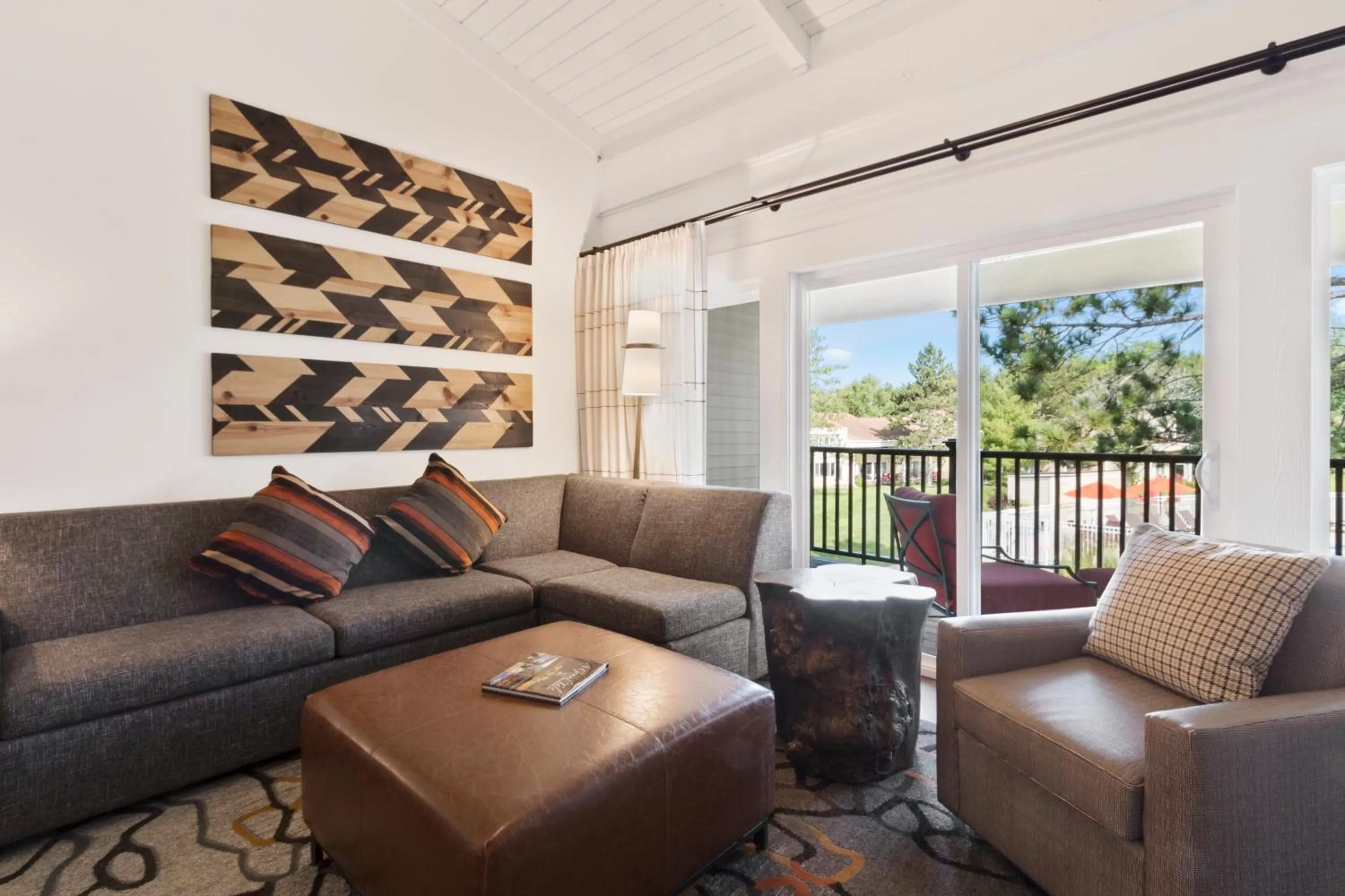 Living room in Grand Geneva Resort and Spa