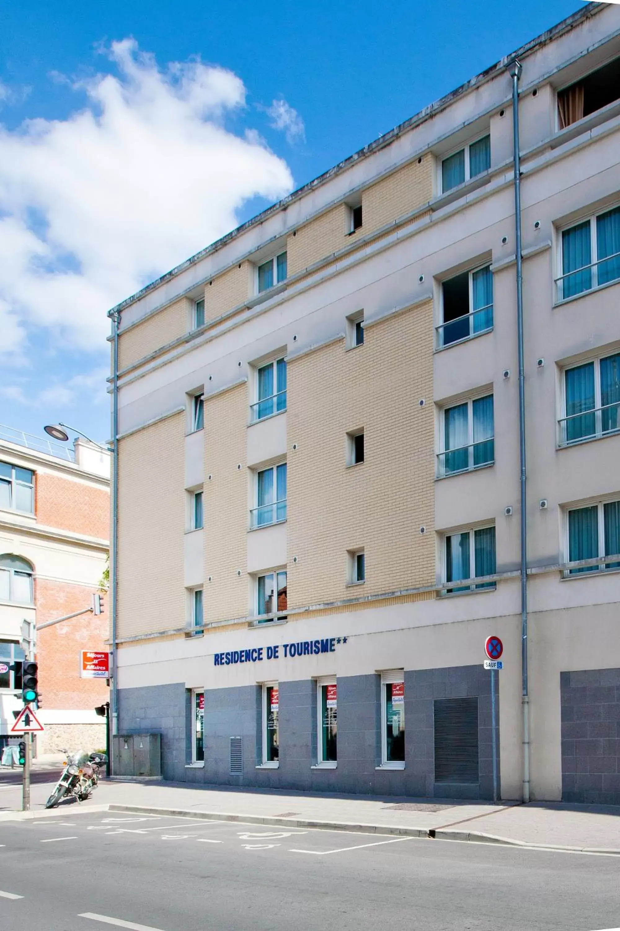 Facade/entrance, Property Building in Séjours & Affaires Reims Clairmarais