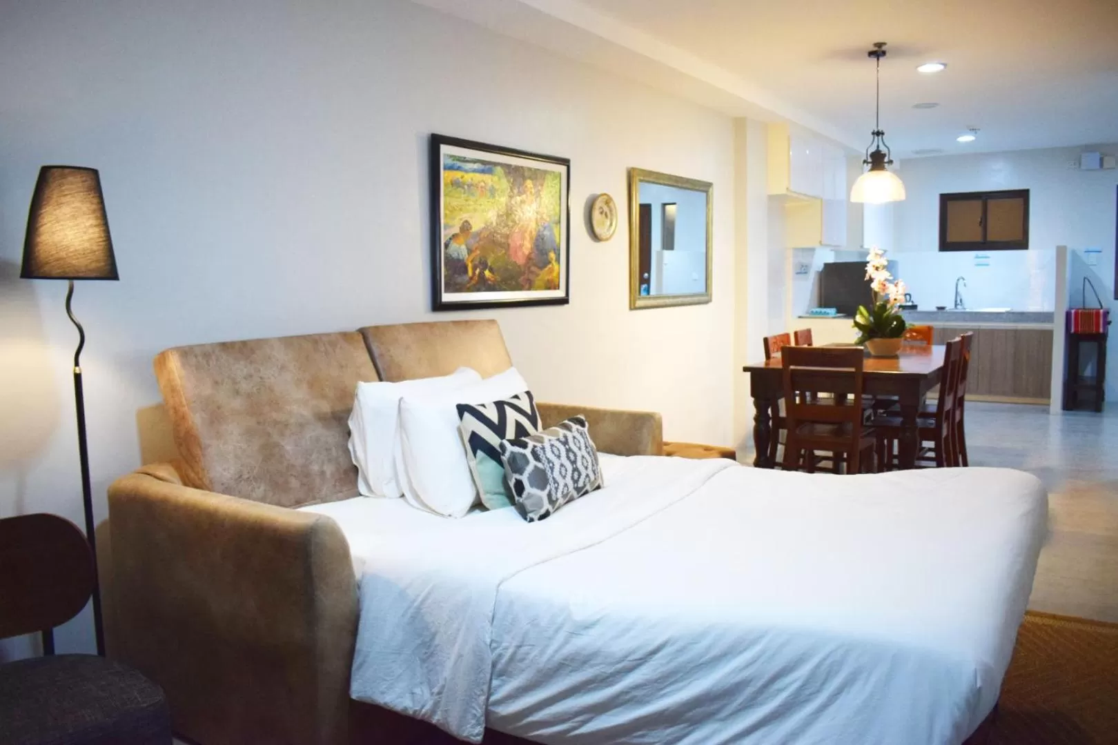 Living room, Bed in Paradores de Vigan