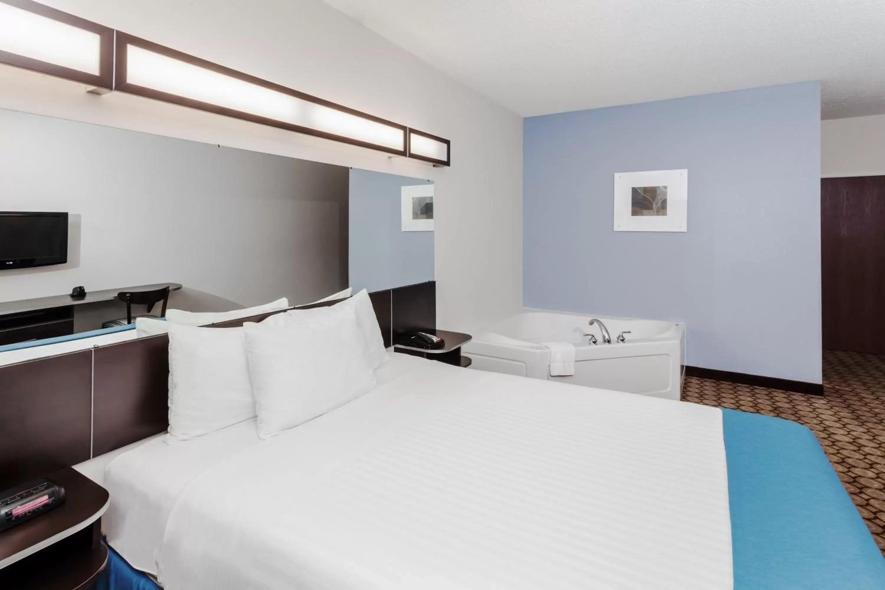 Bedroom, Bed in Microtel Inn and Suites Elkhart Bedroom, Bed in Microtel Inn and Suites Elkhart