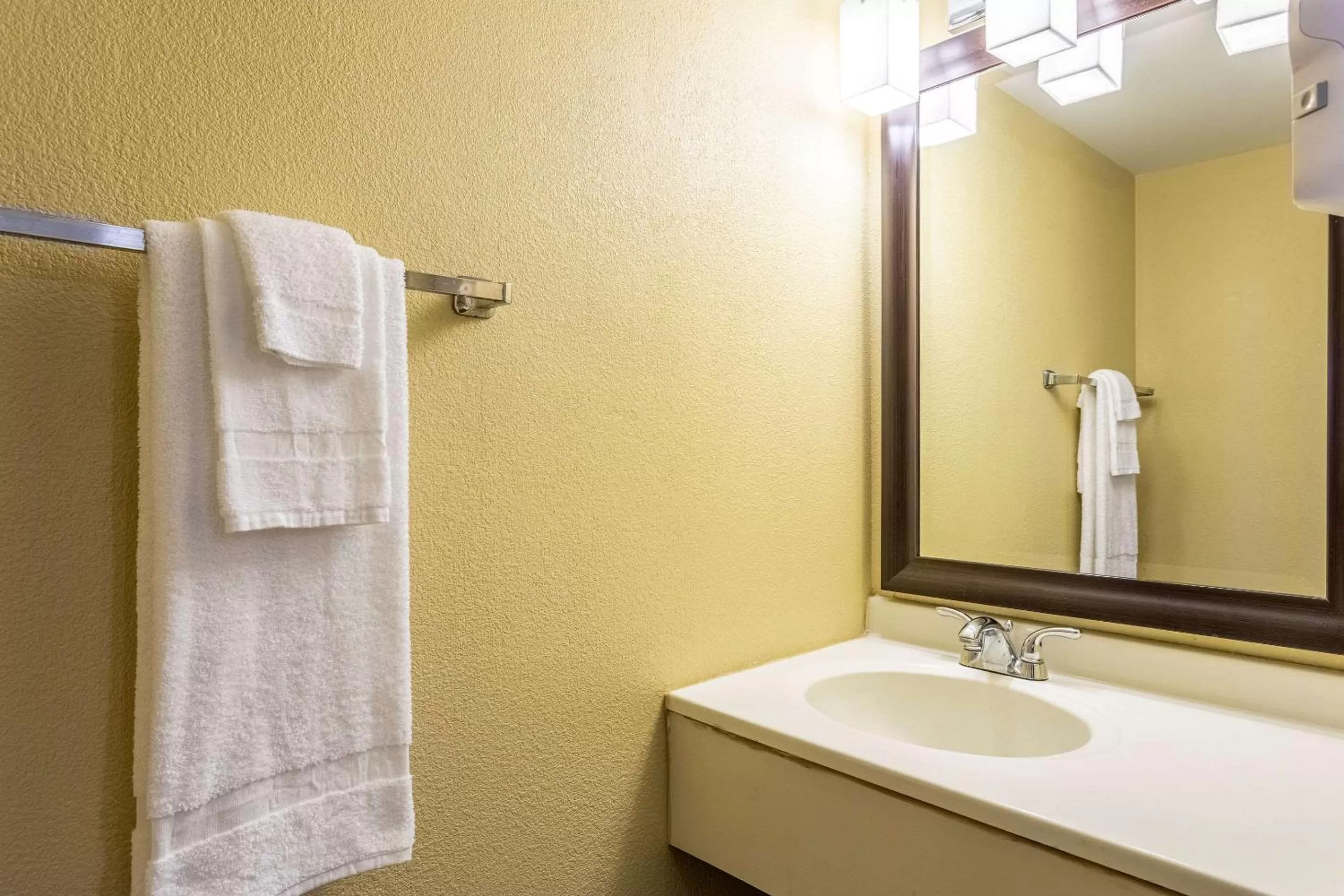 Bathroom in Econo Lodge