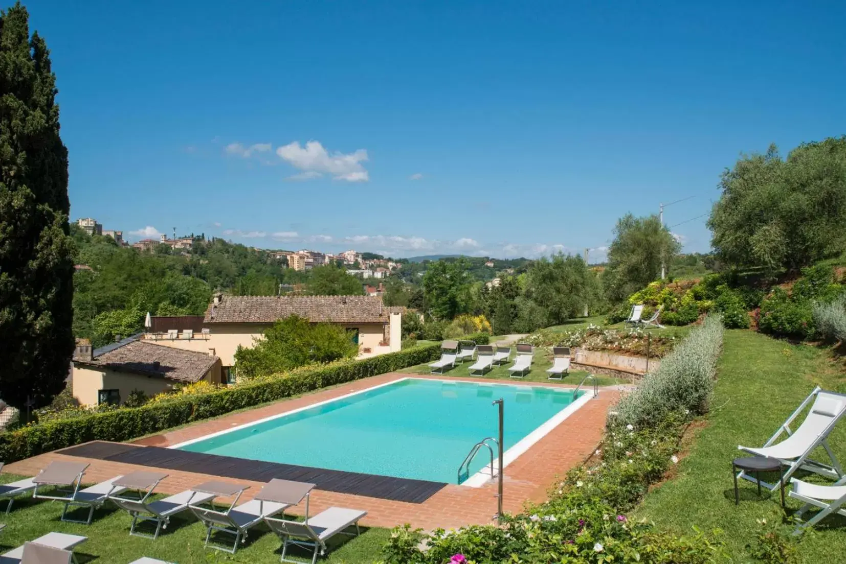 Pool View in Borgo Grondaie