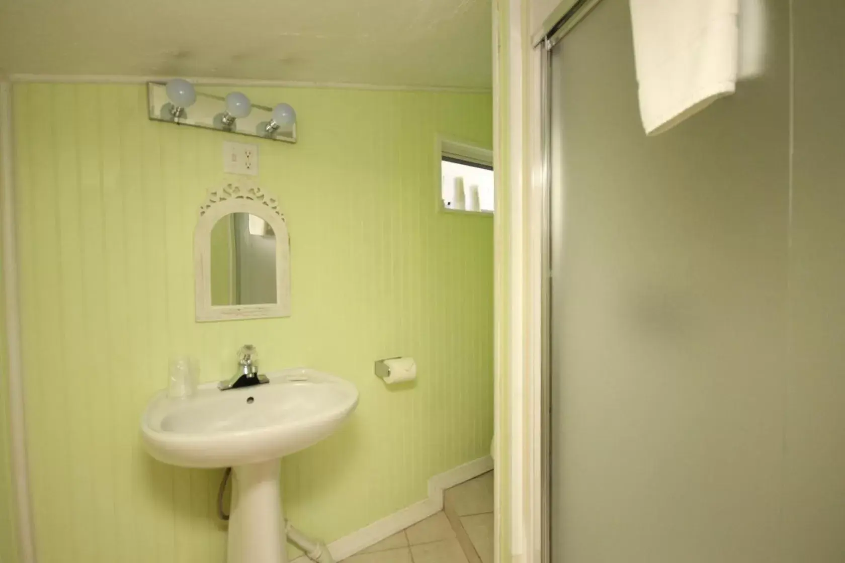 Bathroom in Sunset Cove Beach Resort