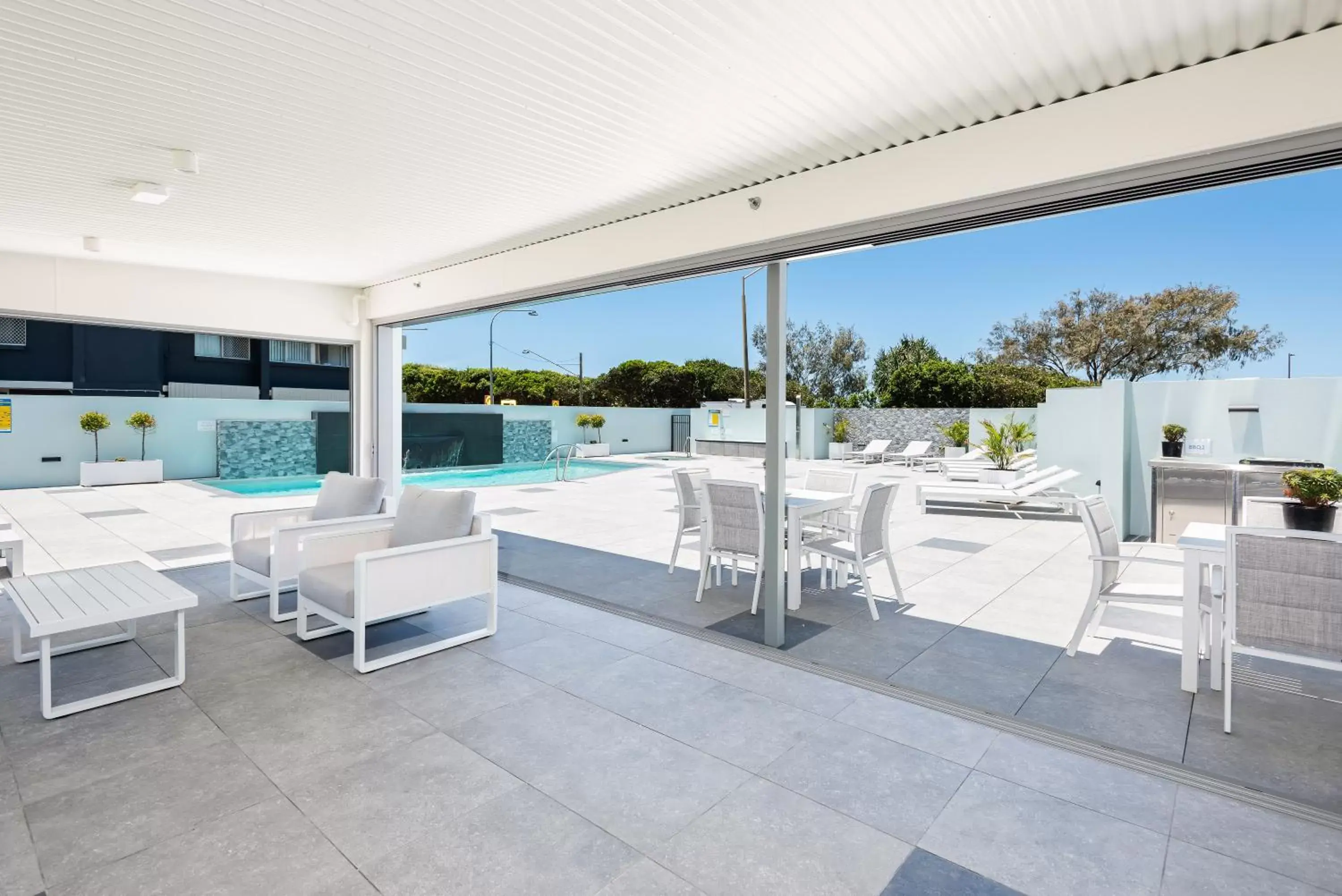 BBQ facilities, Swimming Pool in The Waterford on Main Beach