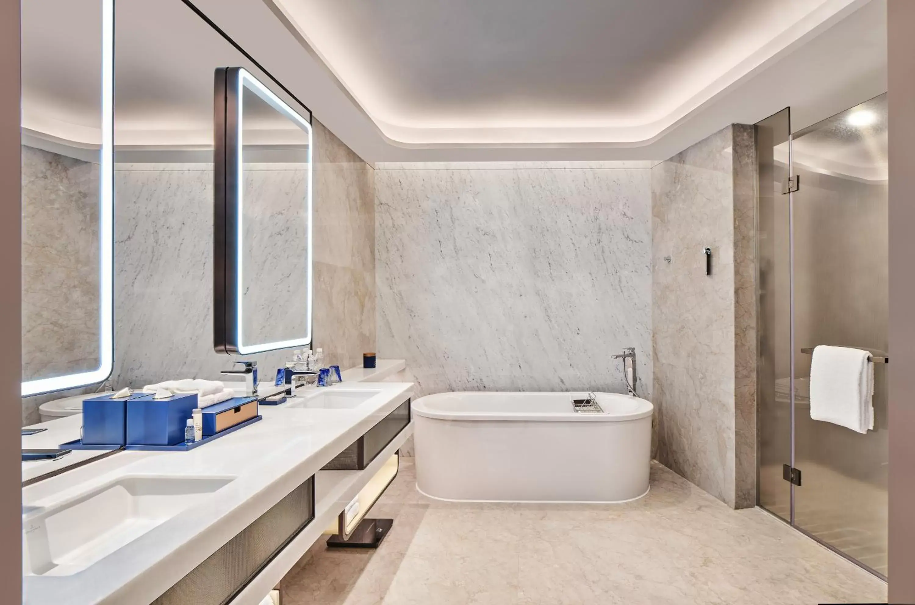 Toilet, Bathroom in Renaissance Zhuhai Hotel