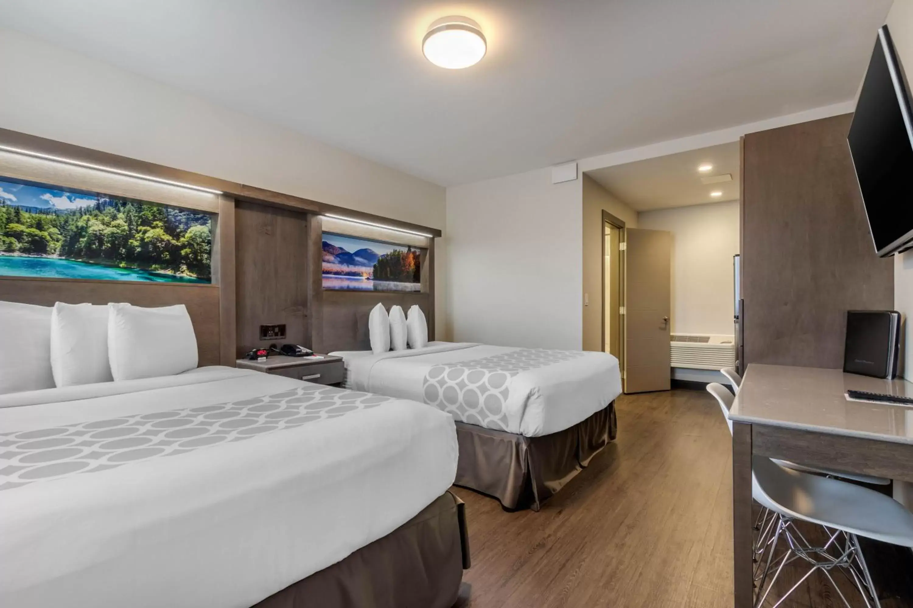 Bed in Super 8 by Wyndham Macleod Trail Calgary