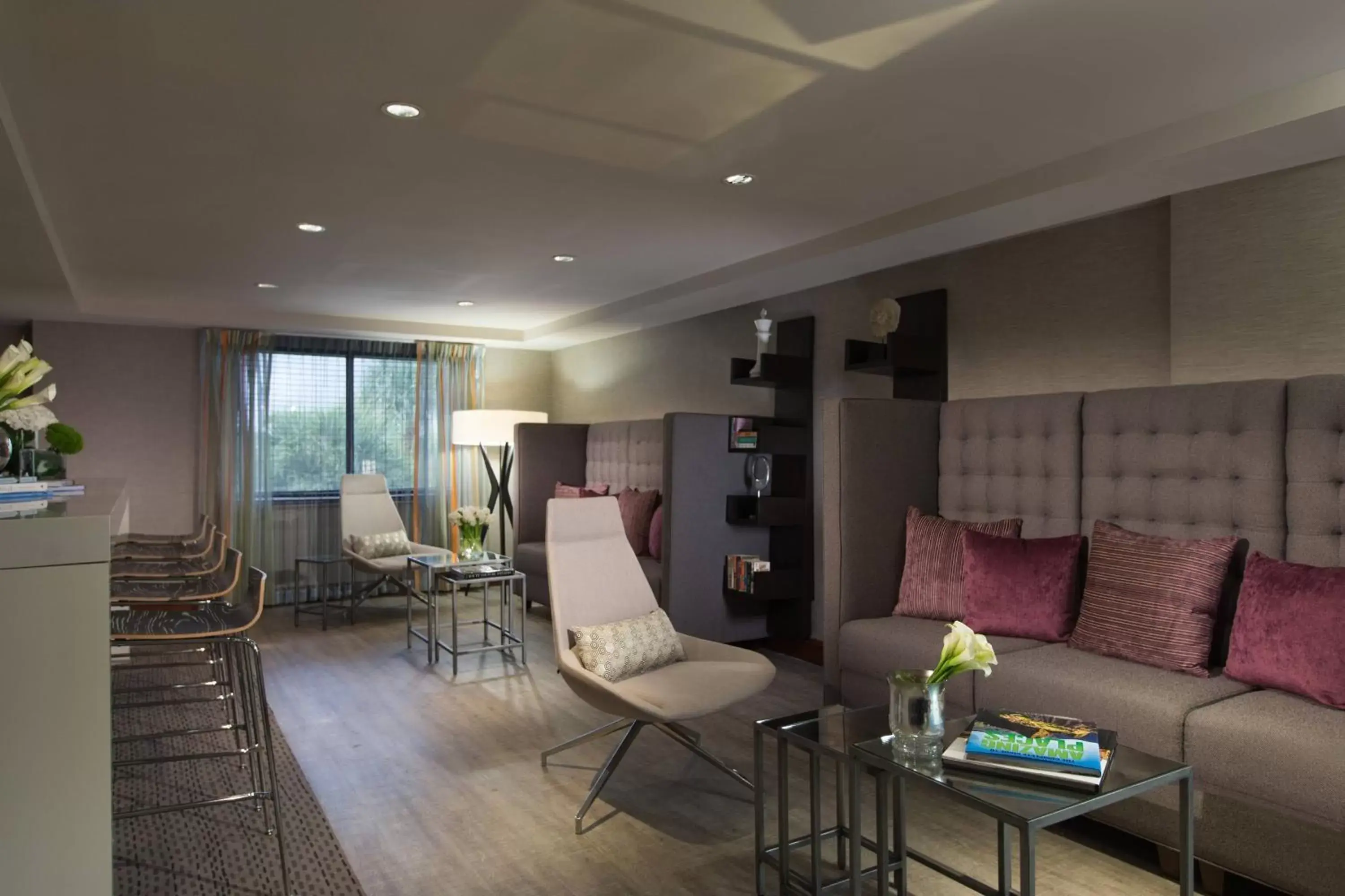 Lounge or bar, Seating Area in Renaissance Boca Raton Hotel