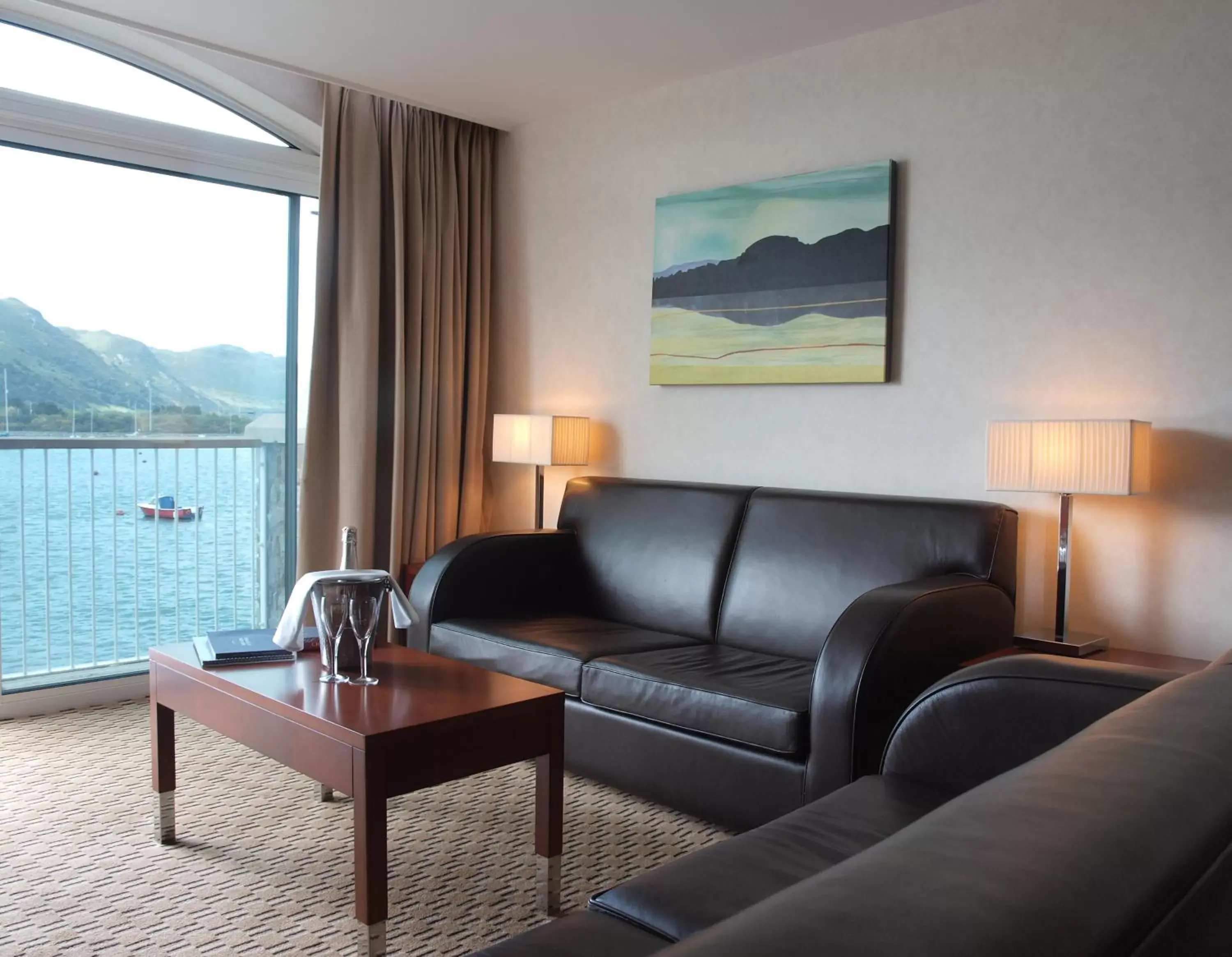 Twin Suite with Sea View in The Quay Hotel and Spa