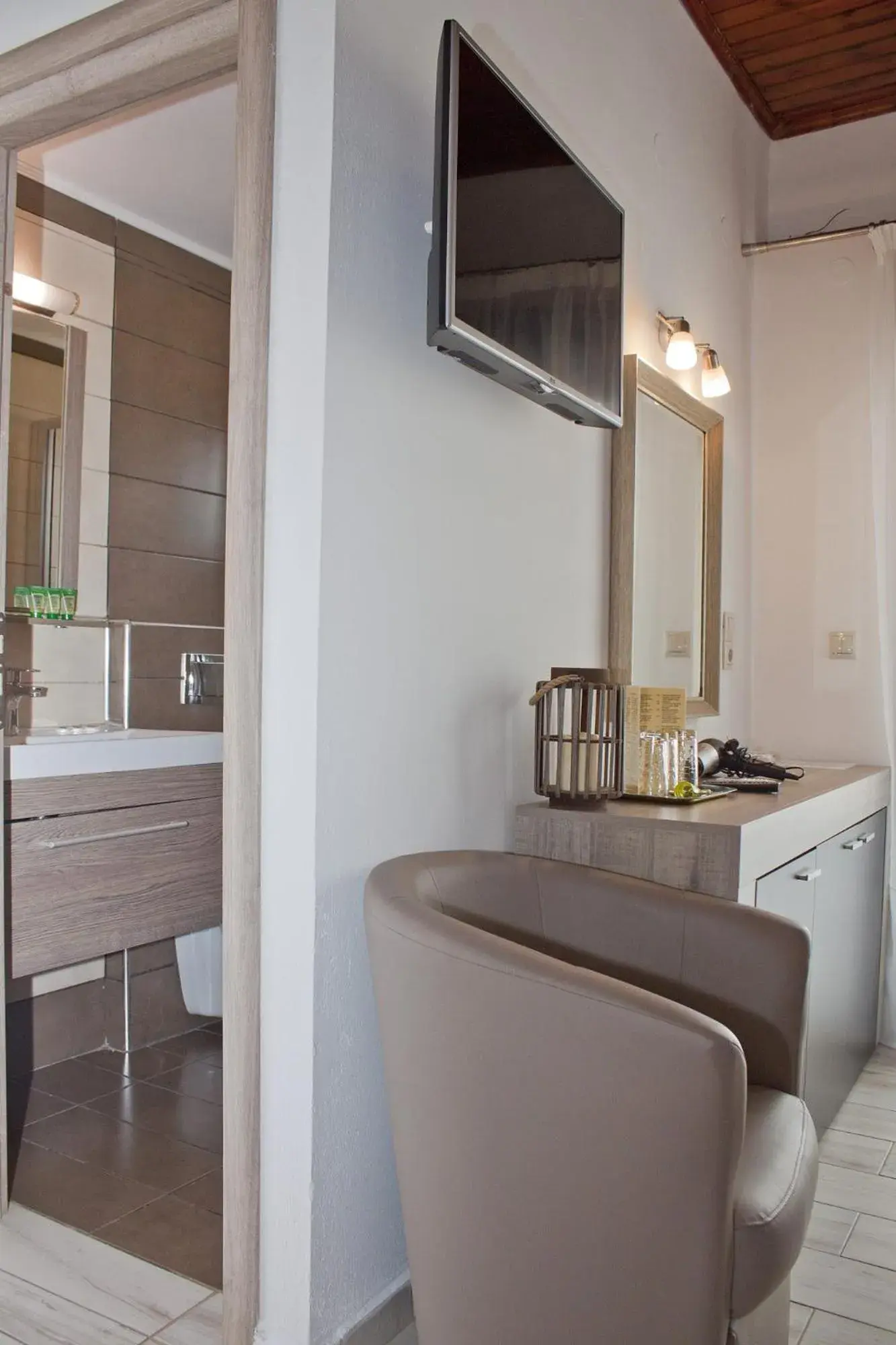 Living room, Bathroom in Danaos Hotel