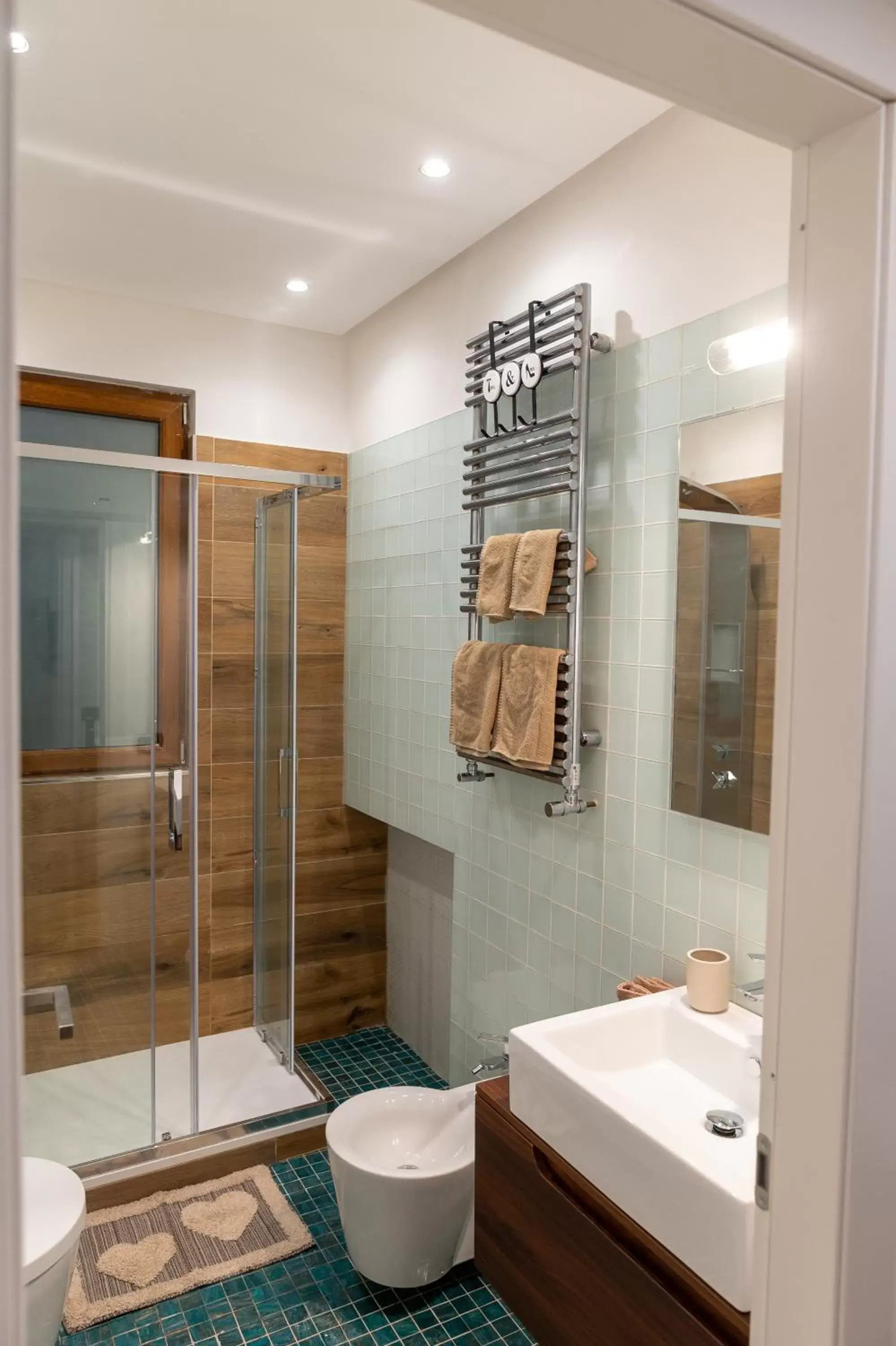 Shower, Bathroom in ROOMITO apartments