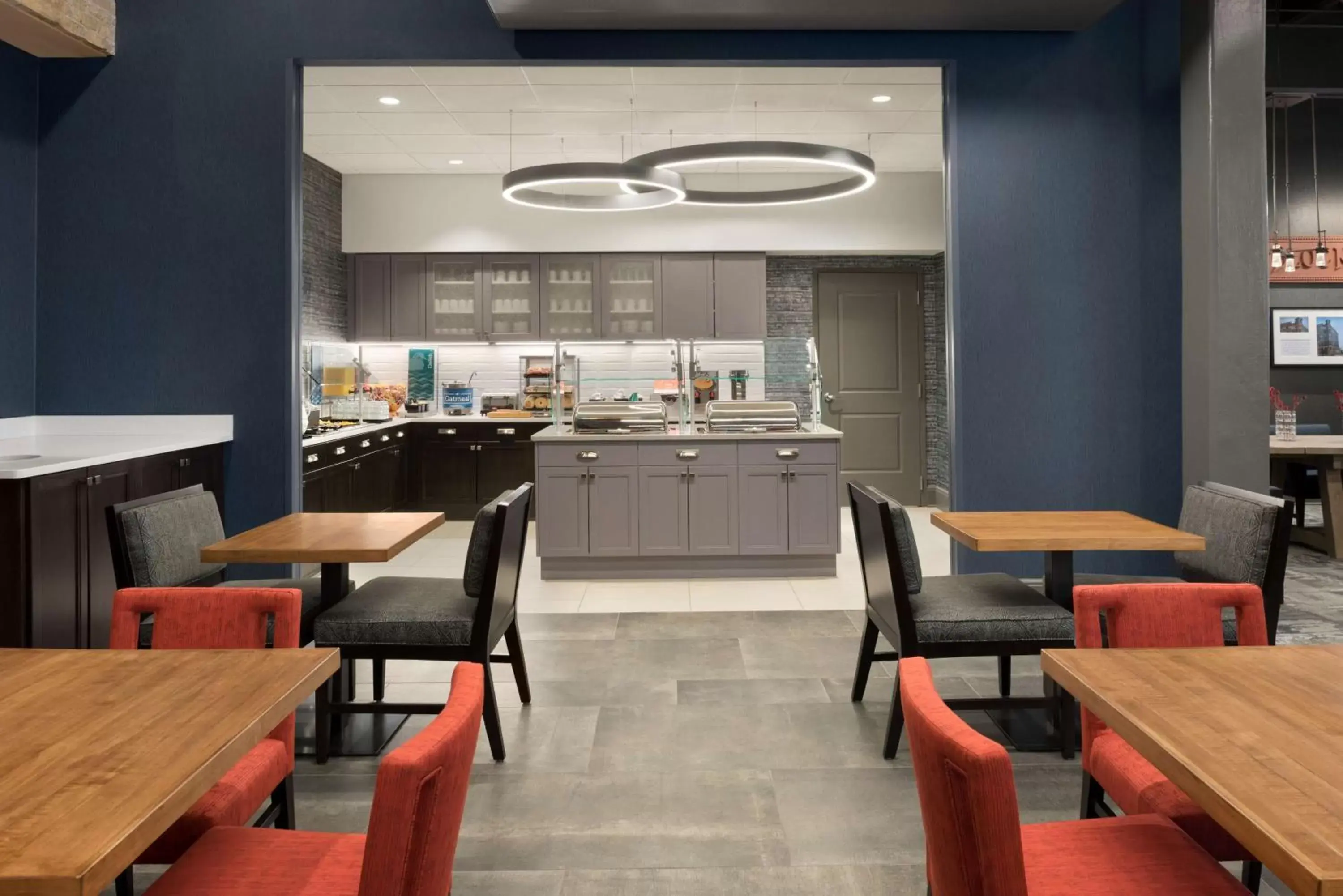 Dining area, Restaurant/Places to Eat in Homewood Suites By Hilton Milwaukee Downtown