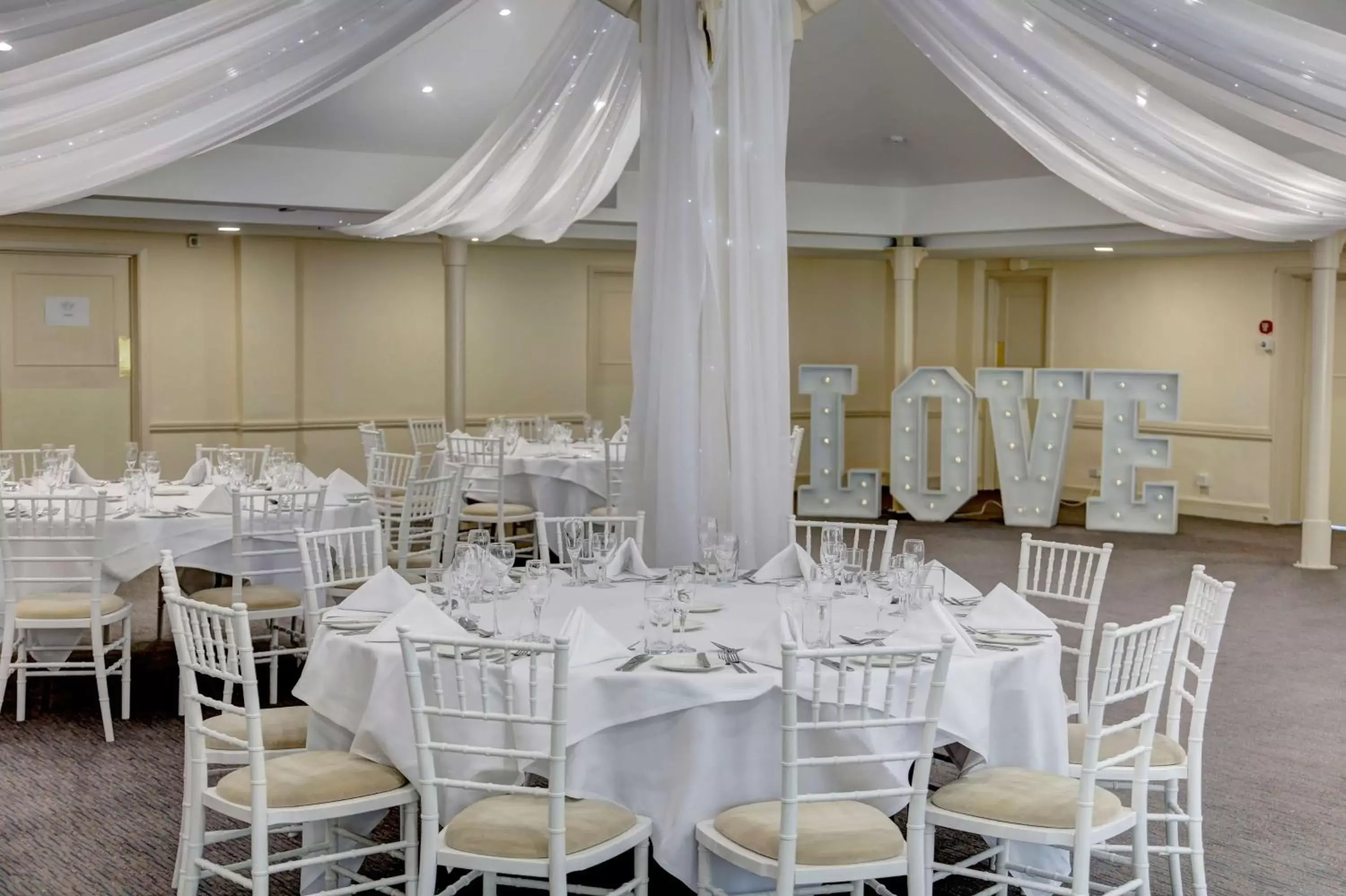 wedding, Restaurant/Places to Eat in Best Western Chilworth Manor Hotel