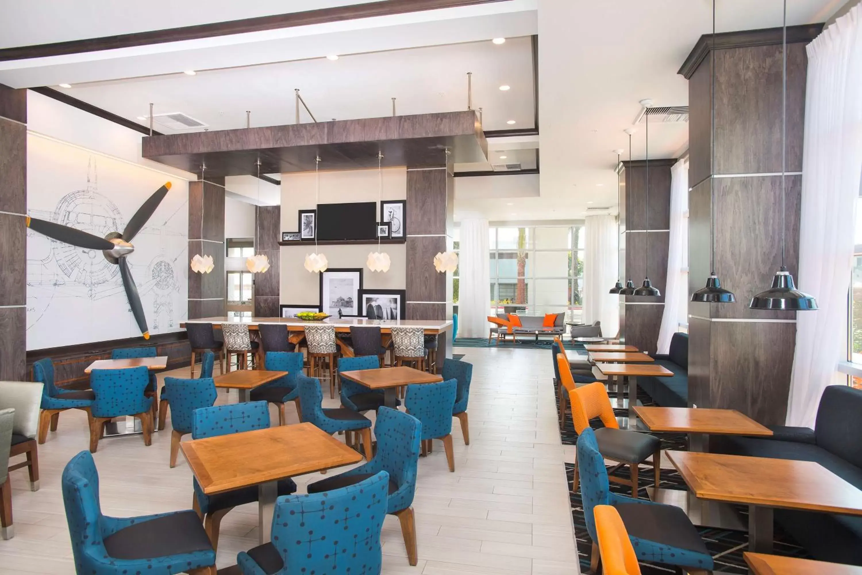 Breakfast, Restaurant/Places to Eat in Hampton Inn & Suites LAX El Segundo