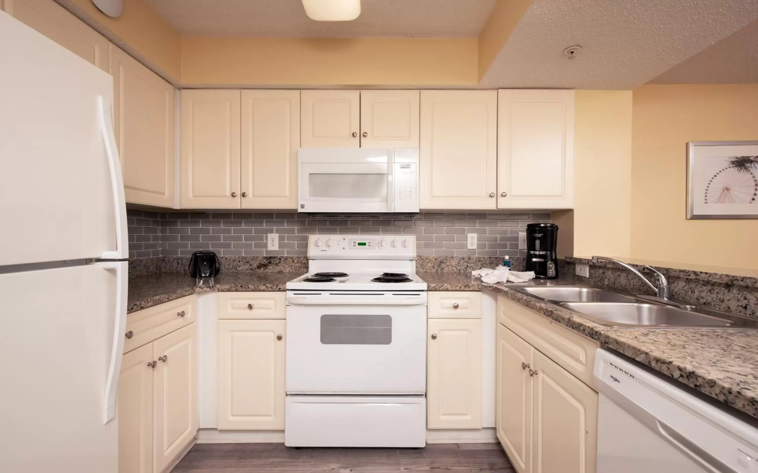 Kitchen or kitchenette, Kitchen/Kitchenette in Grande Shores Ocean Resorts Condominiums